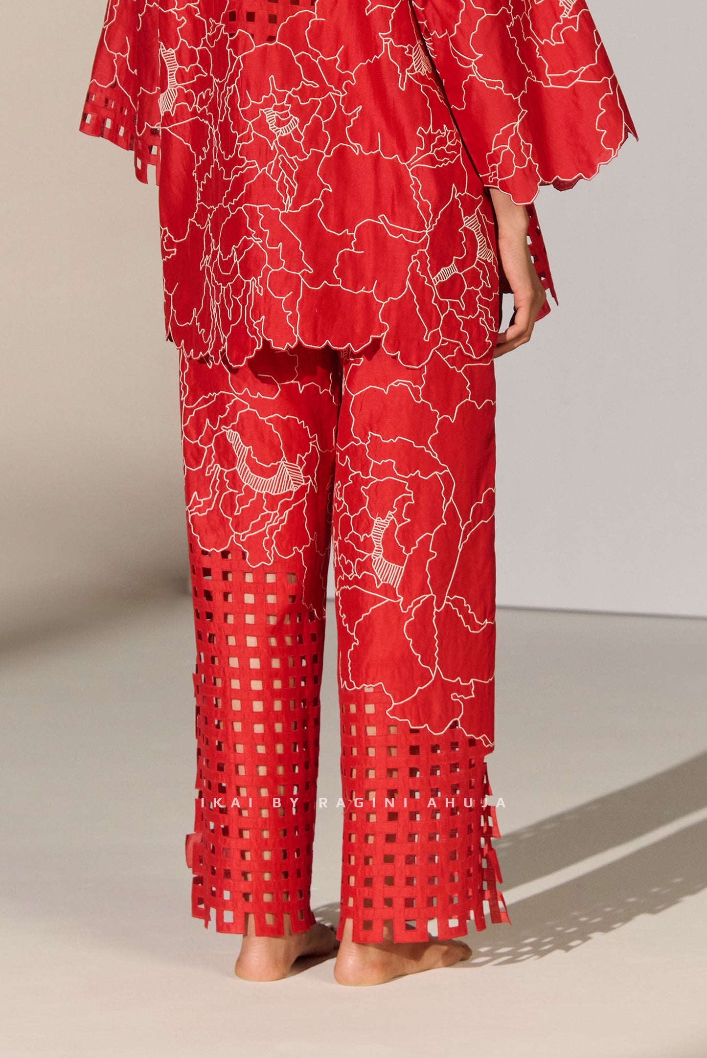 GEOMETRIC FLORAL APPLIQUE' PANTS RED