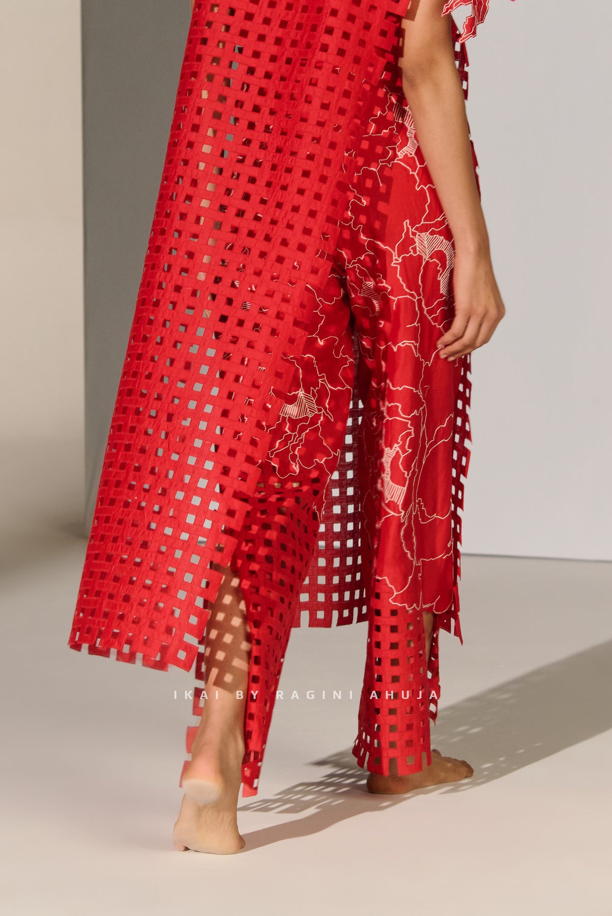 GEOMETRIC FLORAL APPLIQUE' PANTS RED