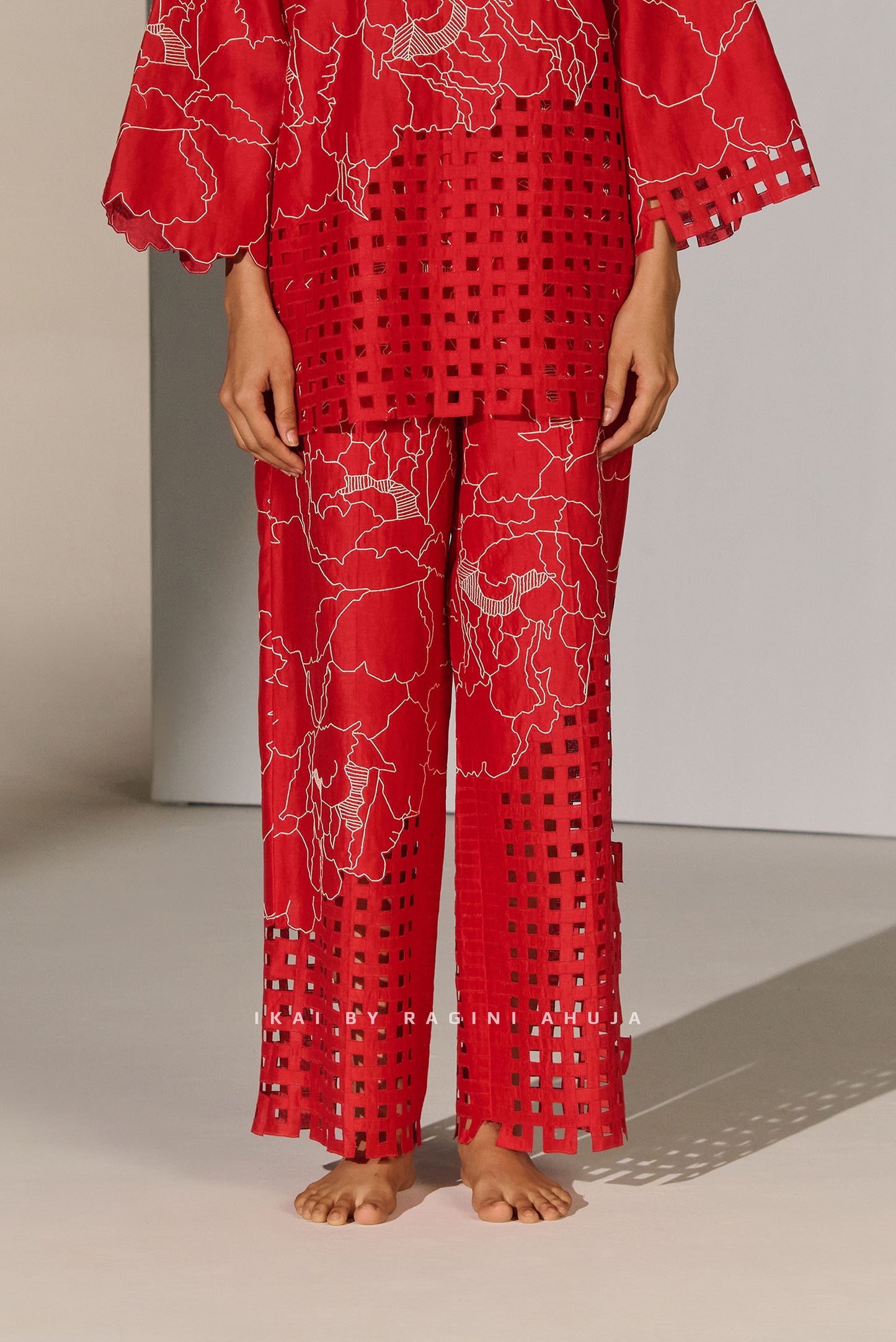 GEOMETRIC FLORAL APPLIQUE' PANTS RED