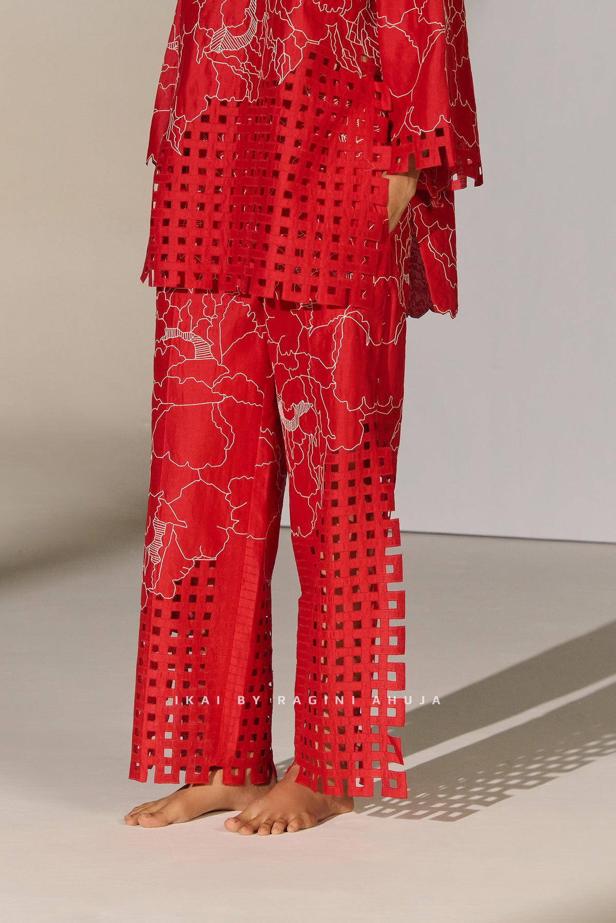 GEOMETRIC FLORAL APPLIQUE' PANTS RED