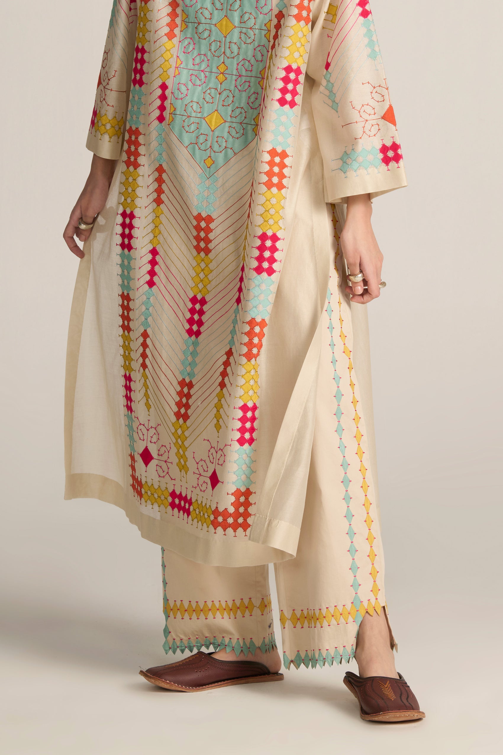 CHOGA KAMEEZ