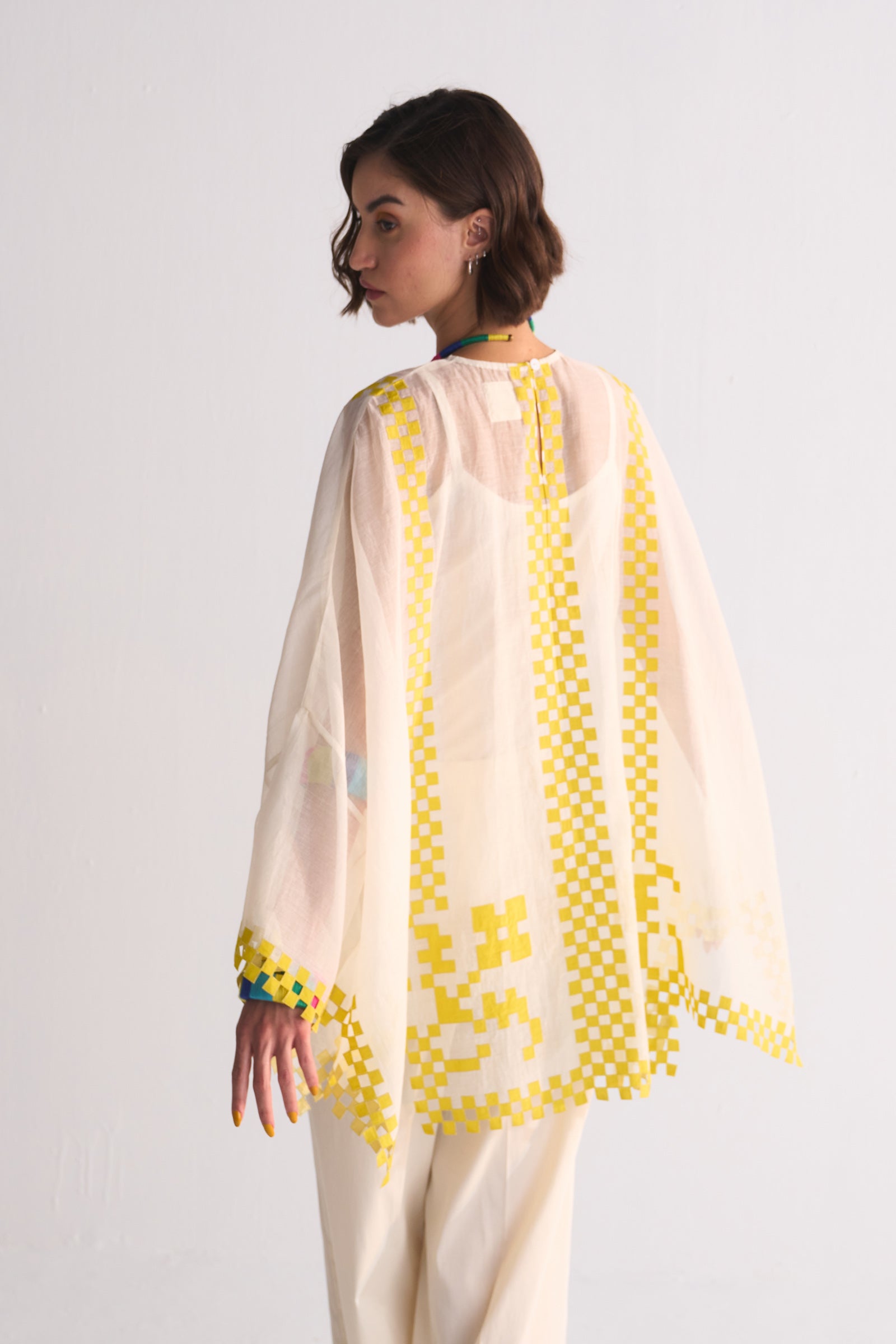 TABLEMAT SHIRT WITH APPLIQUE' AND CUTWORK