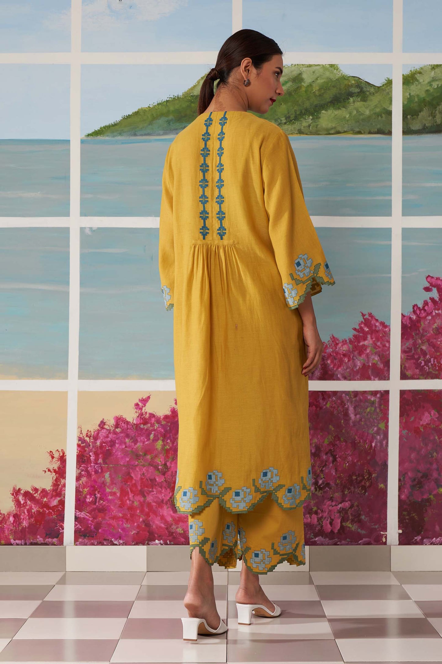 CENTER SLASH KAMEEZ