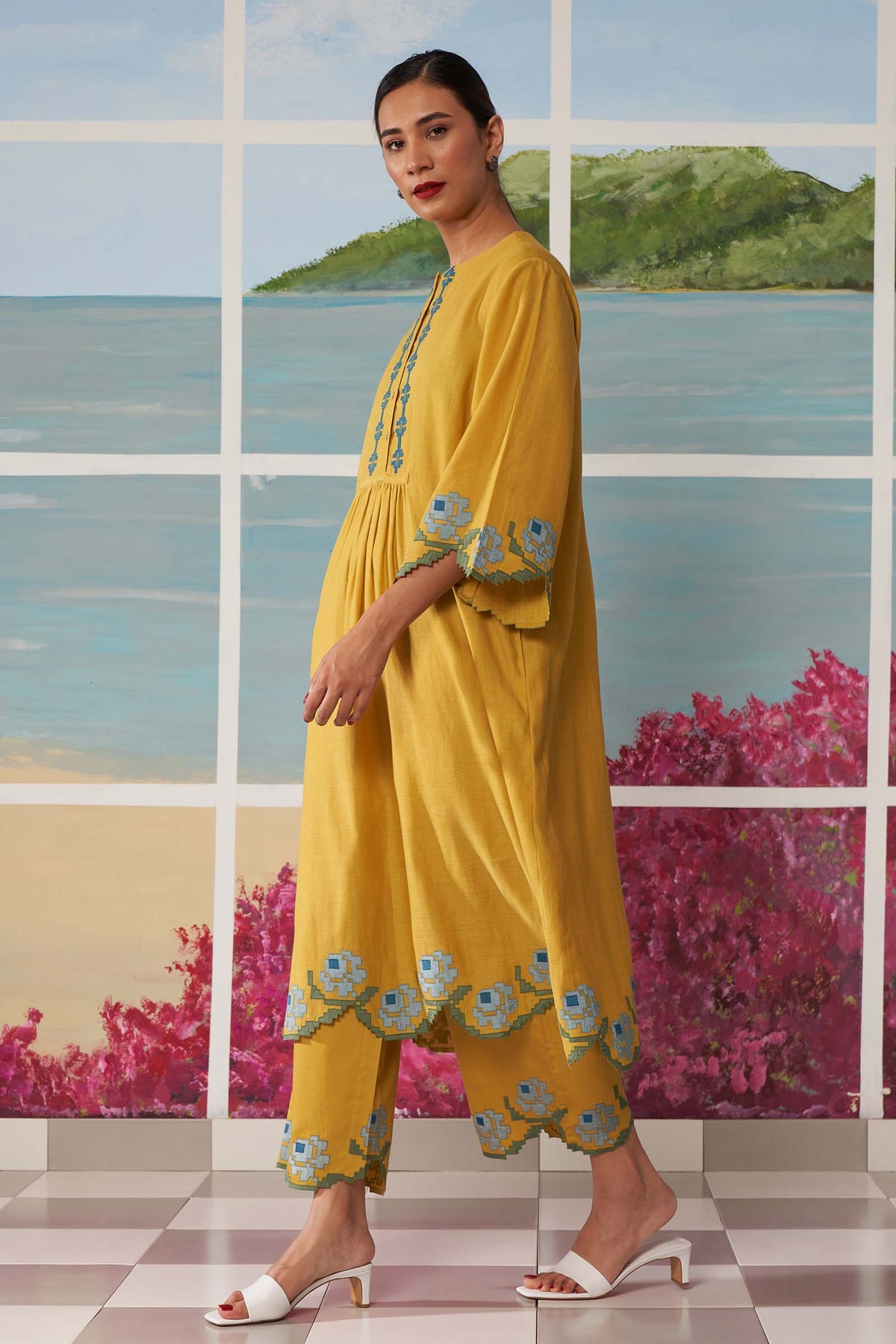 CENTER SLASH KAMEEZ