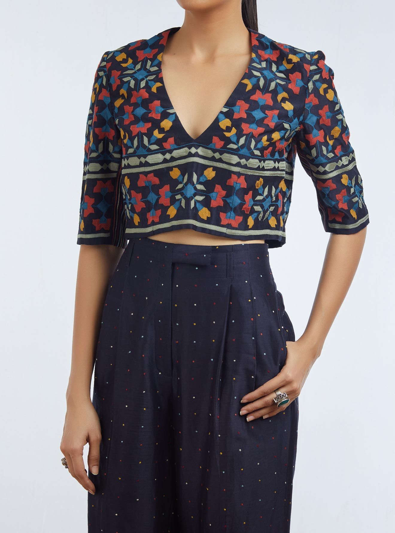 V-NECK BLOUSE