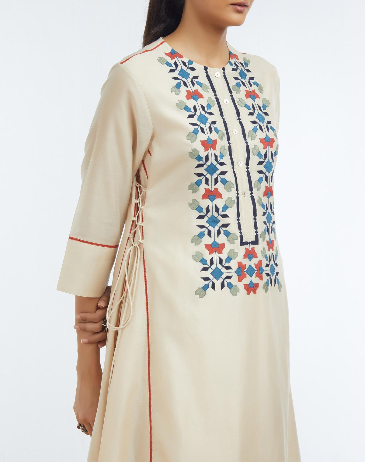 ALINE KAMEEZ