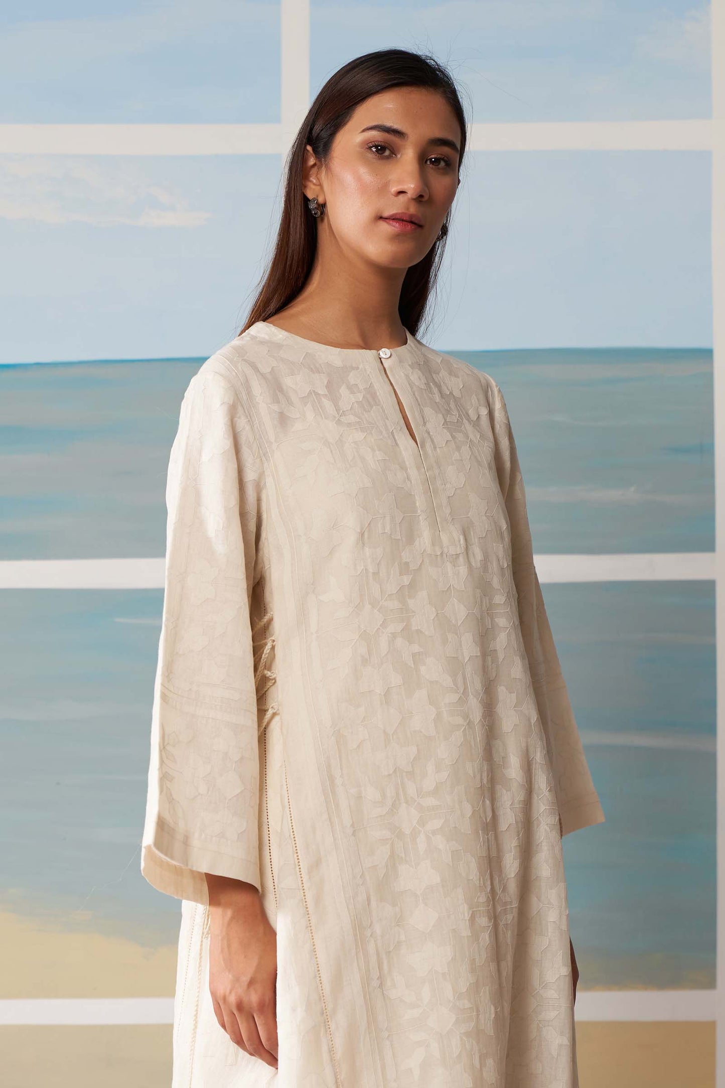 TONAL ALINE KAMEEZ