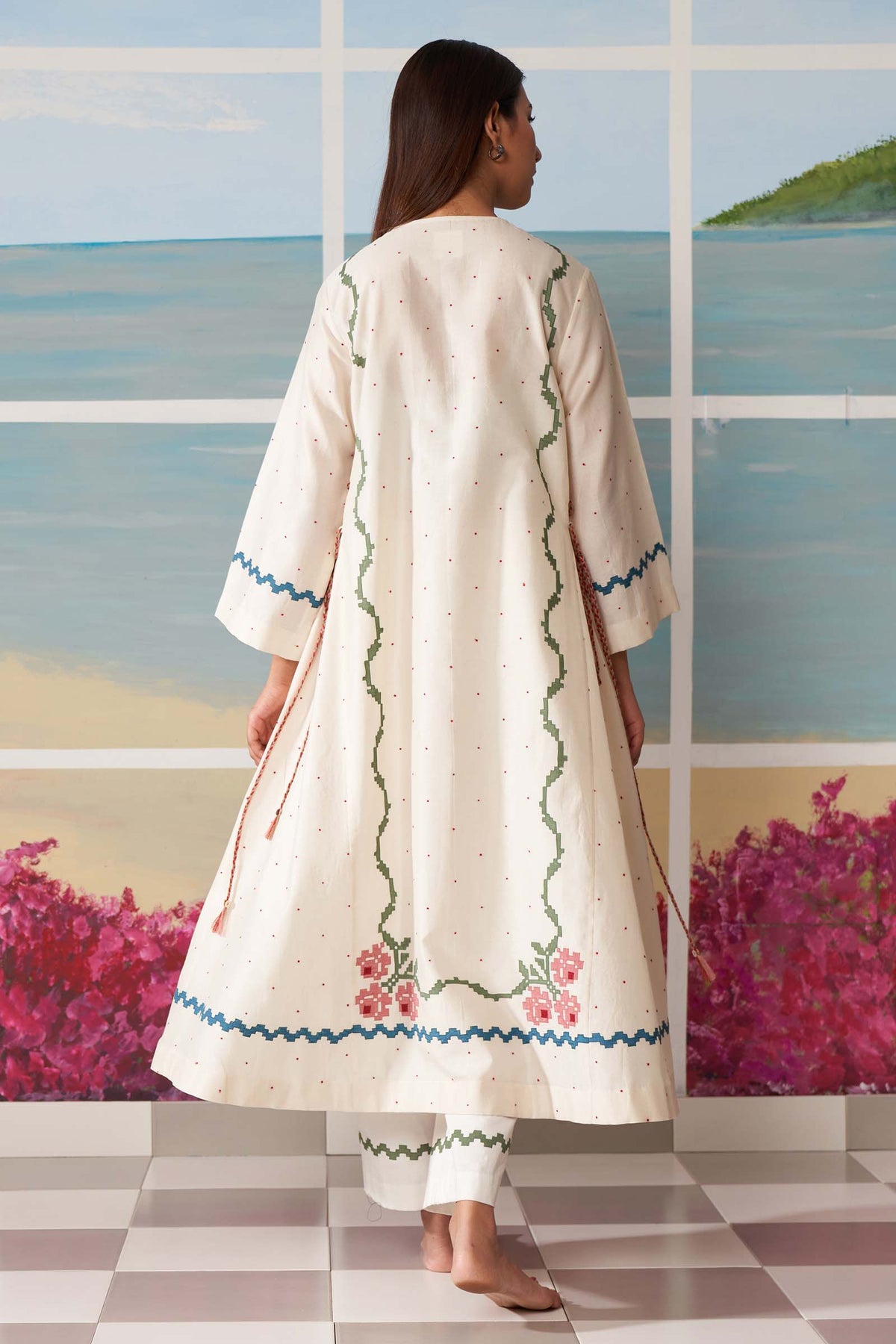 ALINE KAMEEZ
