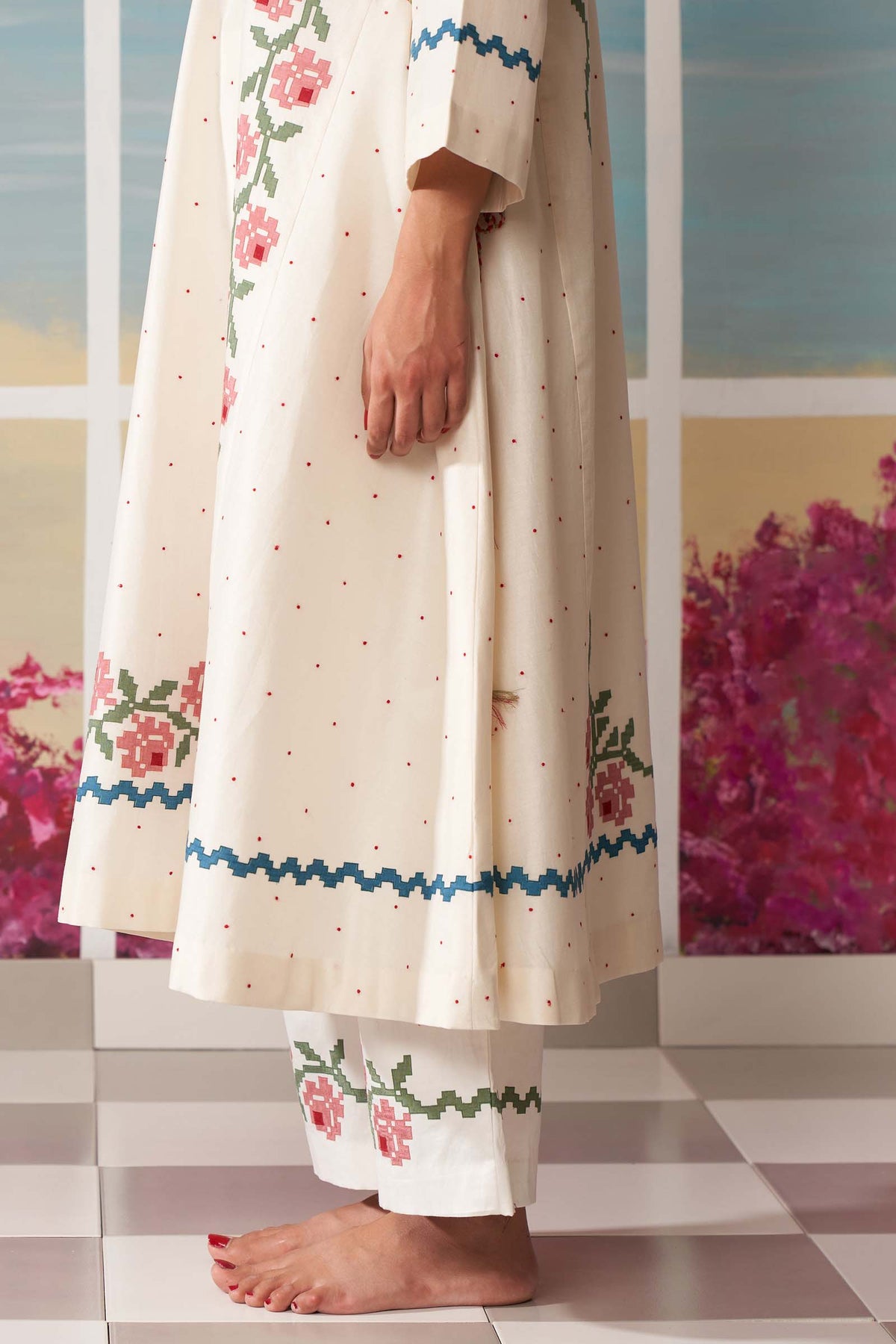 ALINE KAMEEZ