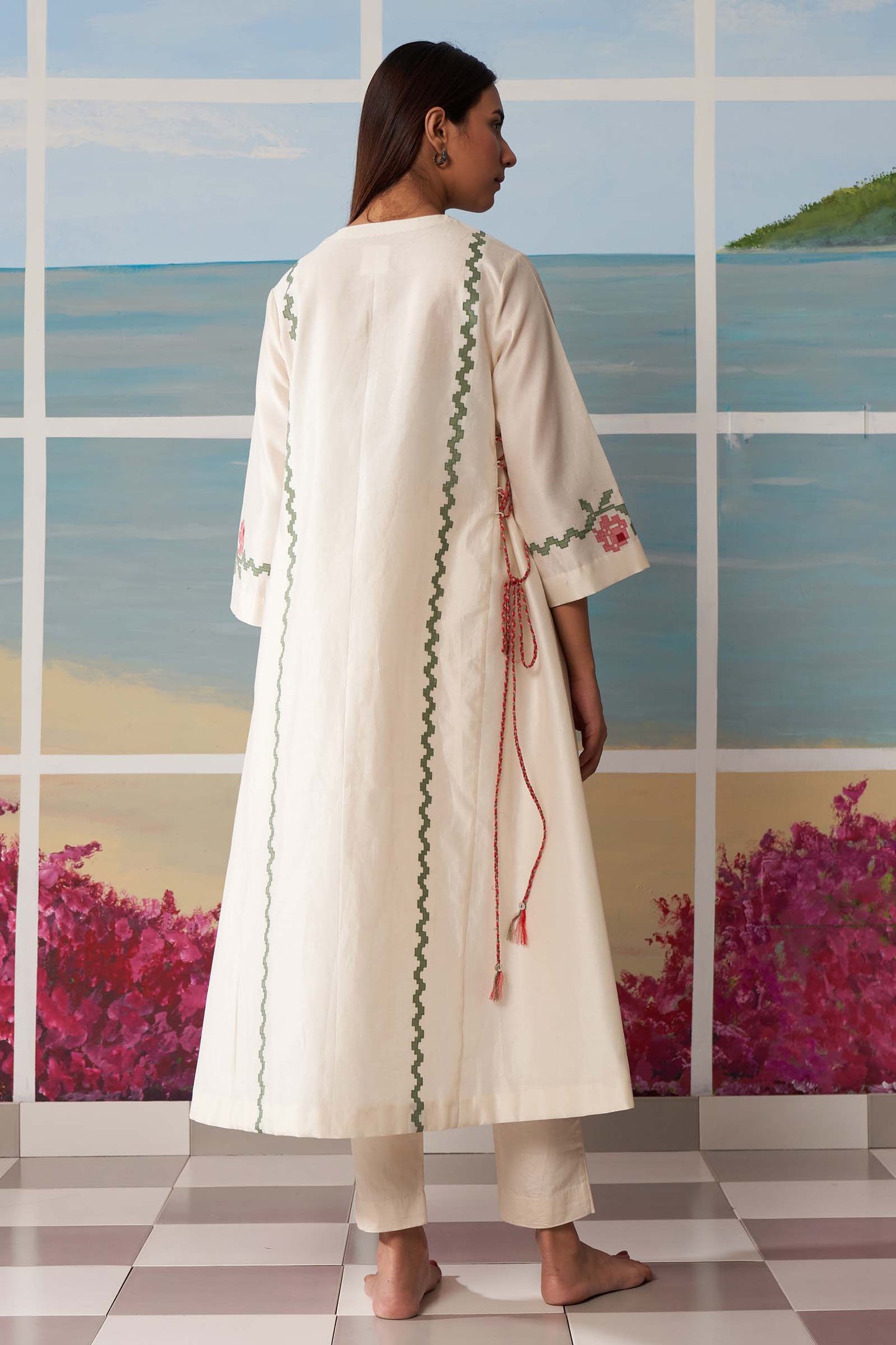 ALINE KAMEEZ