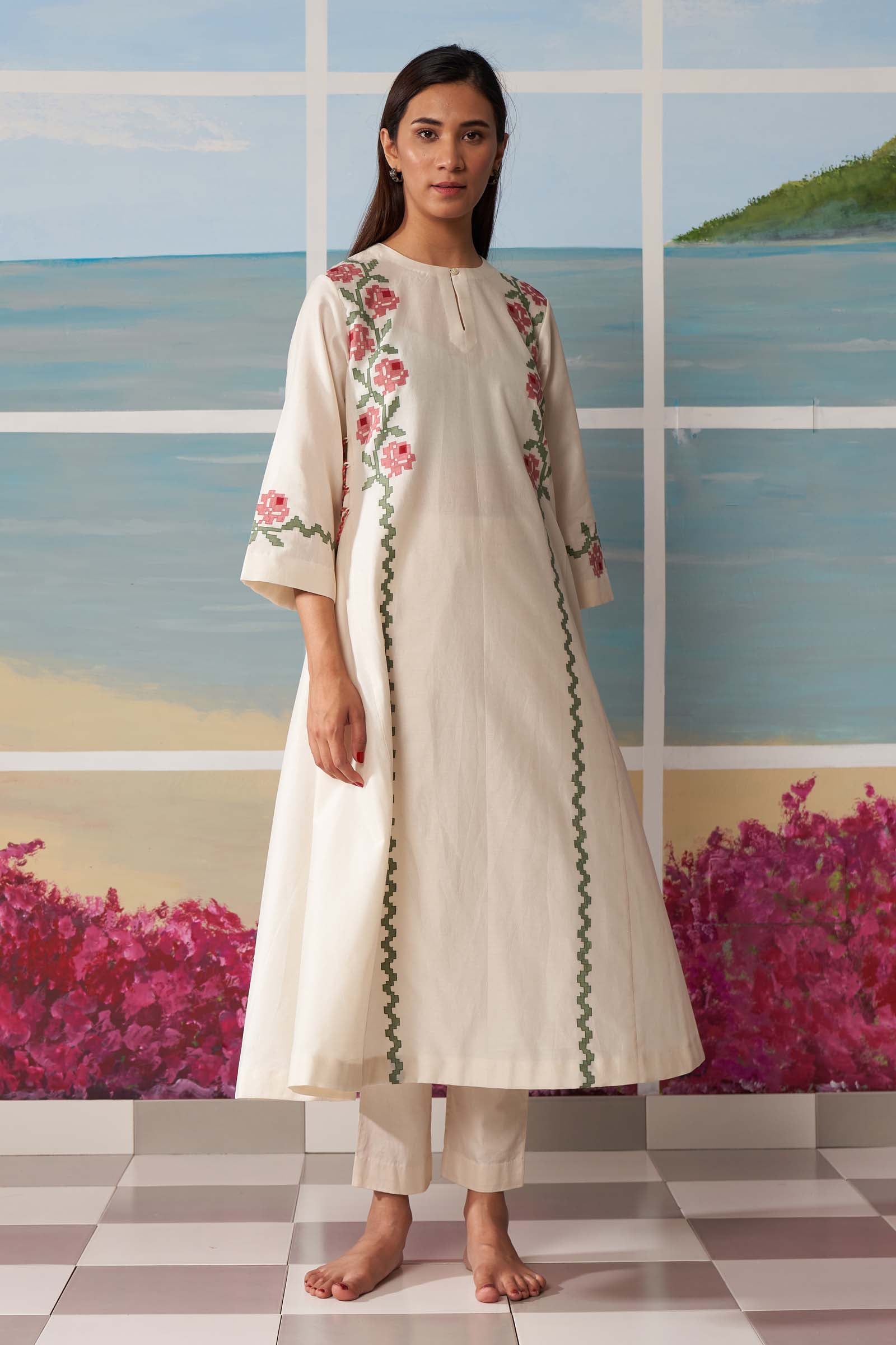 ALINE KAMEEZ