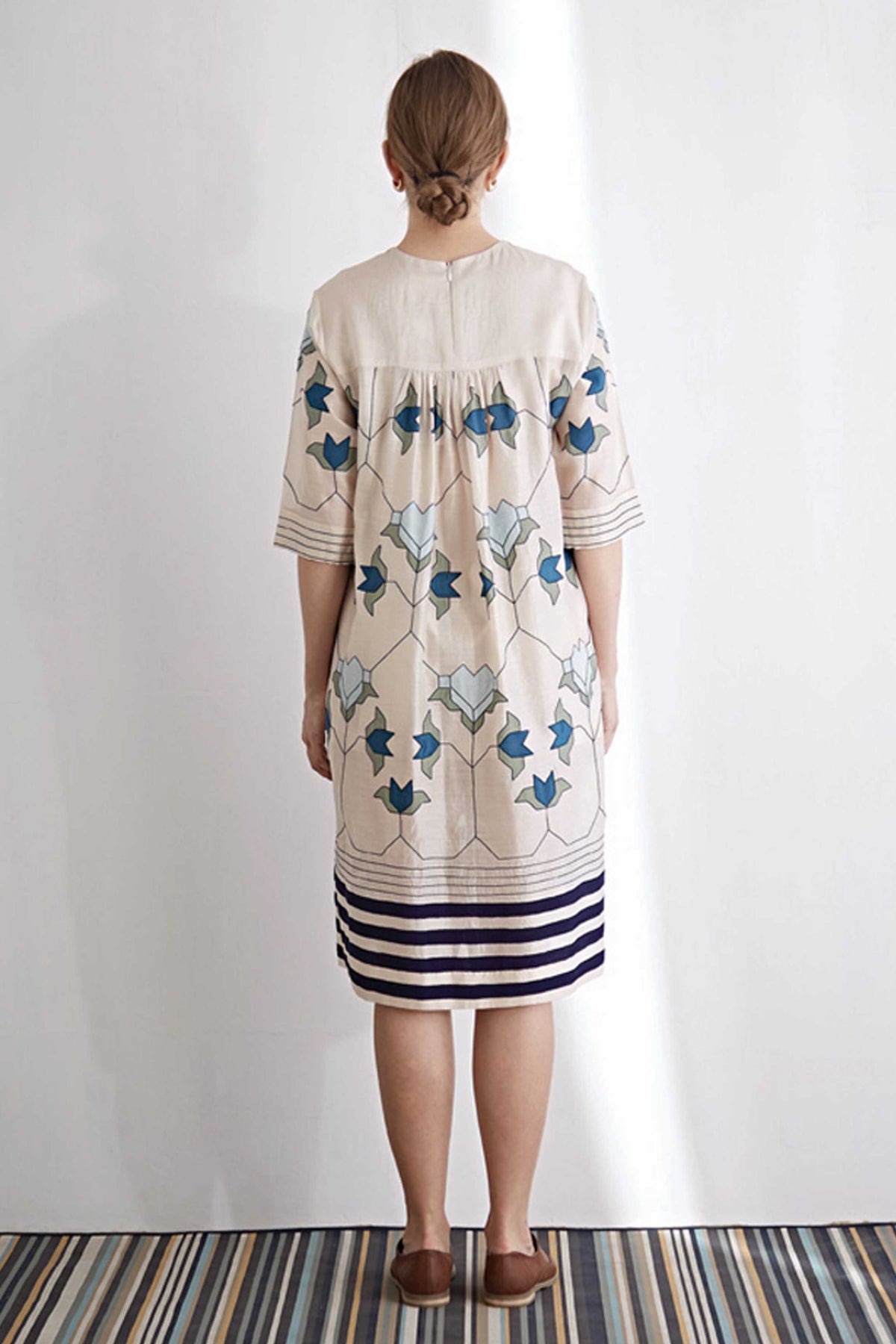 BACK GATHER DRESS
