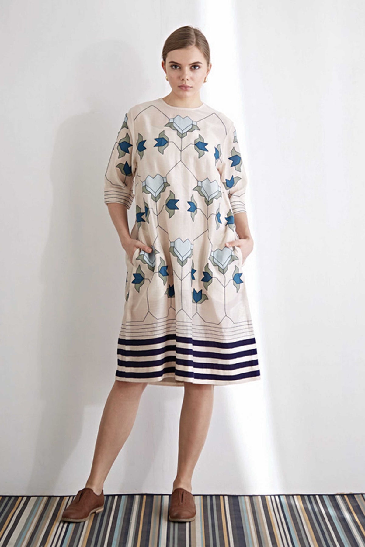 BACK GATHER DRESS