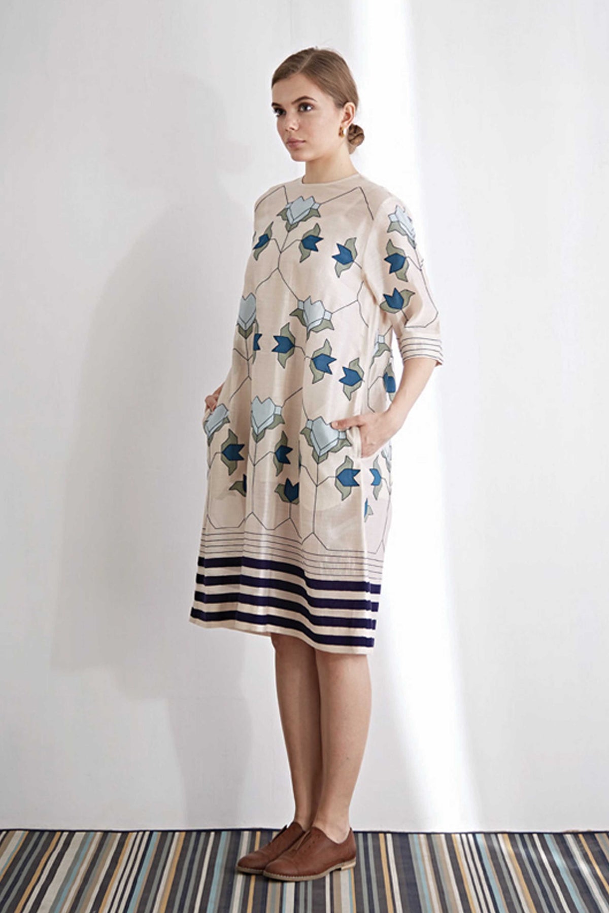 BACK GATHER DRESS