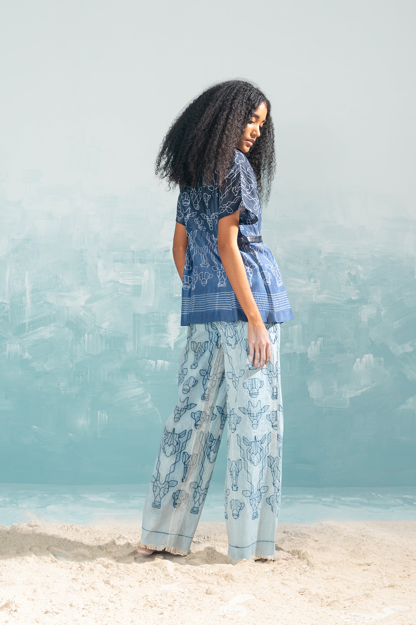 NILE SHIBORI BELTED BLOUSE