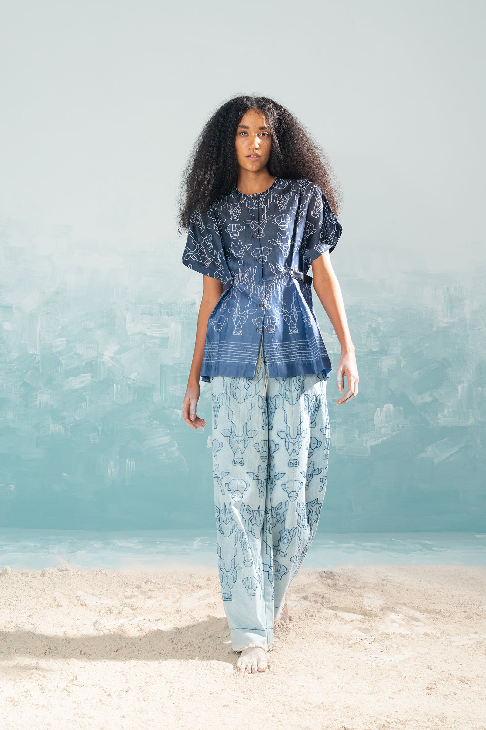 NILE SHIBORI BELTED BLOUSE