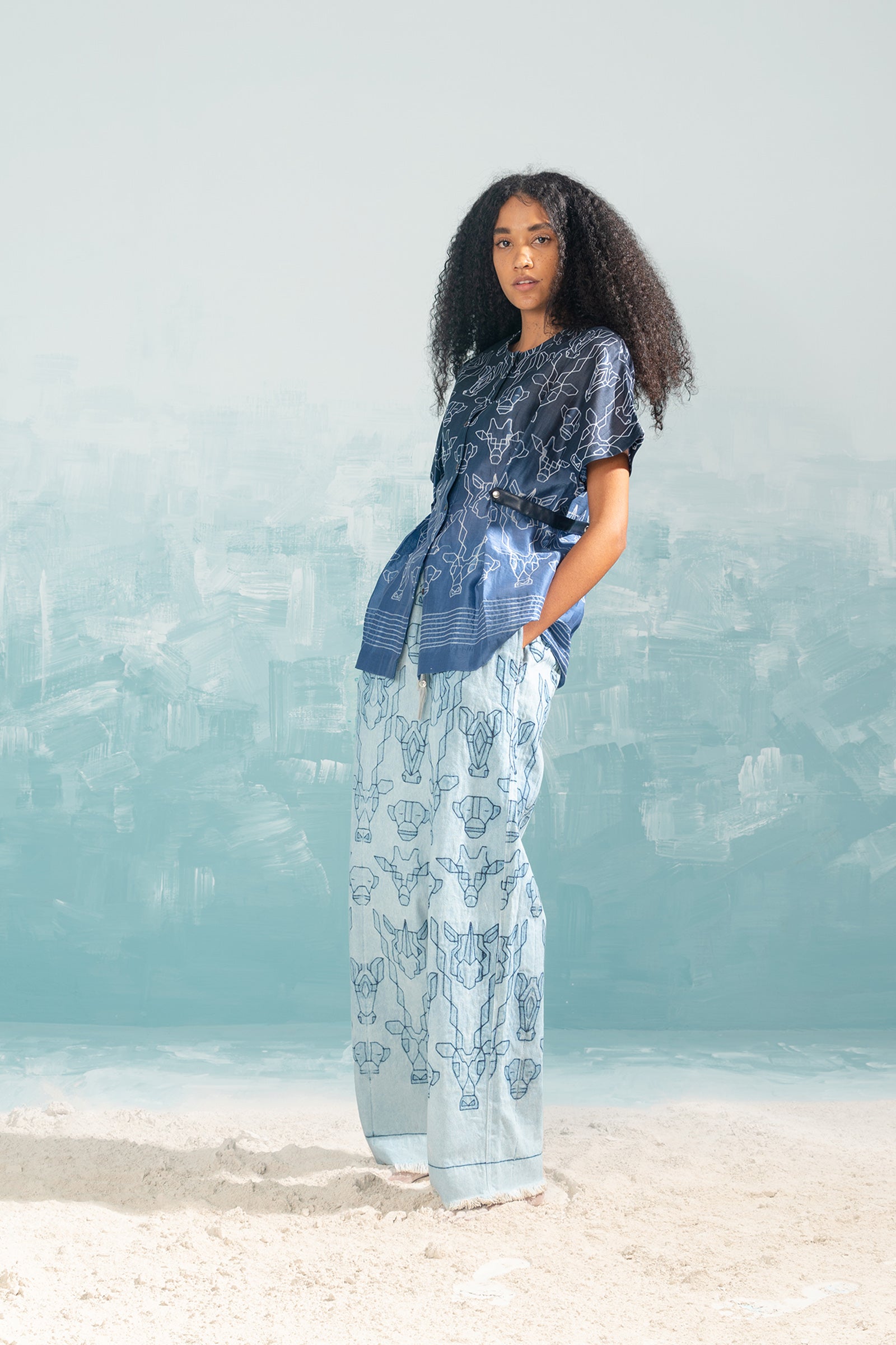 NILE SHIBORI BELTED BLOUSE