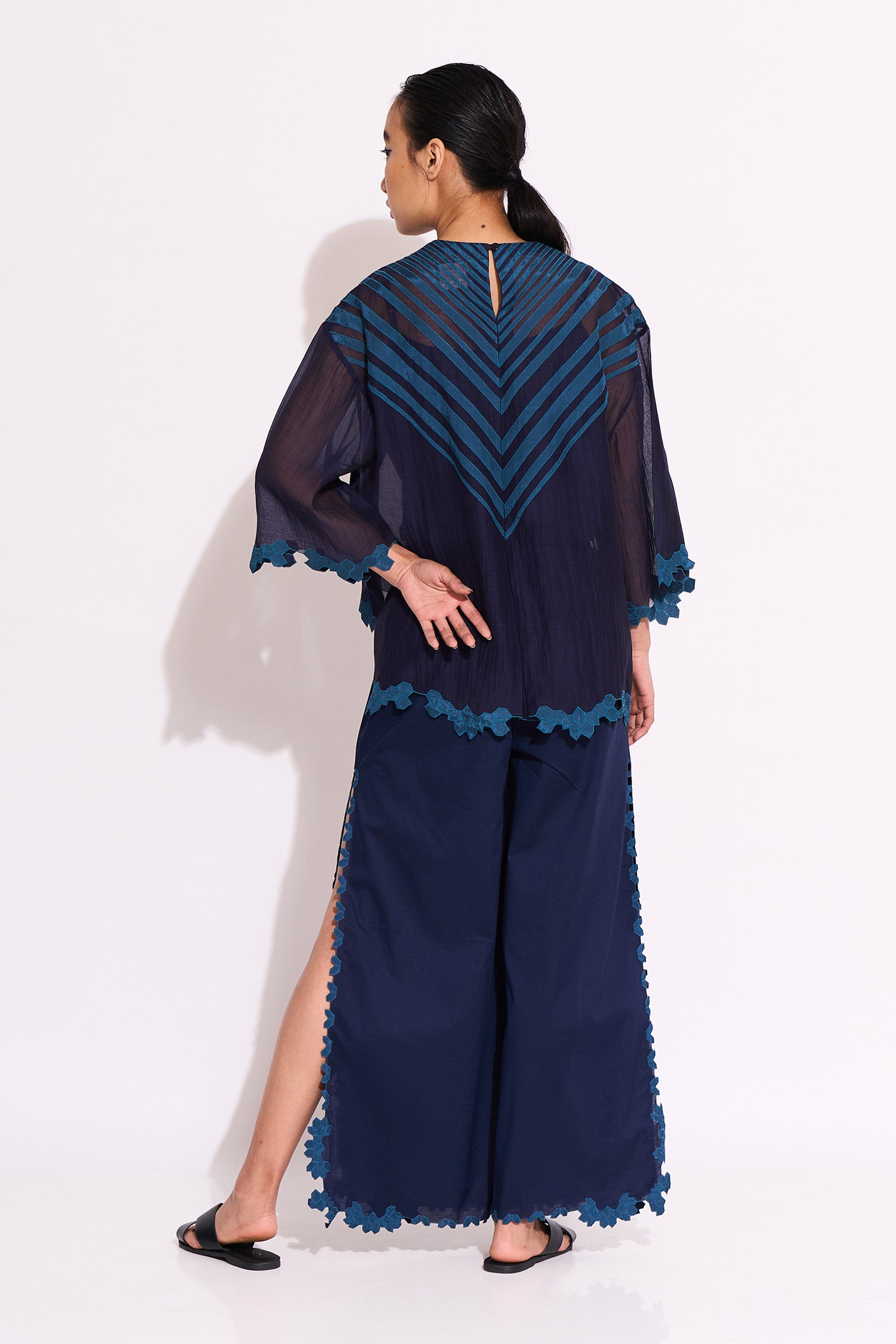 NEEL BACK PLEATED SHIRT