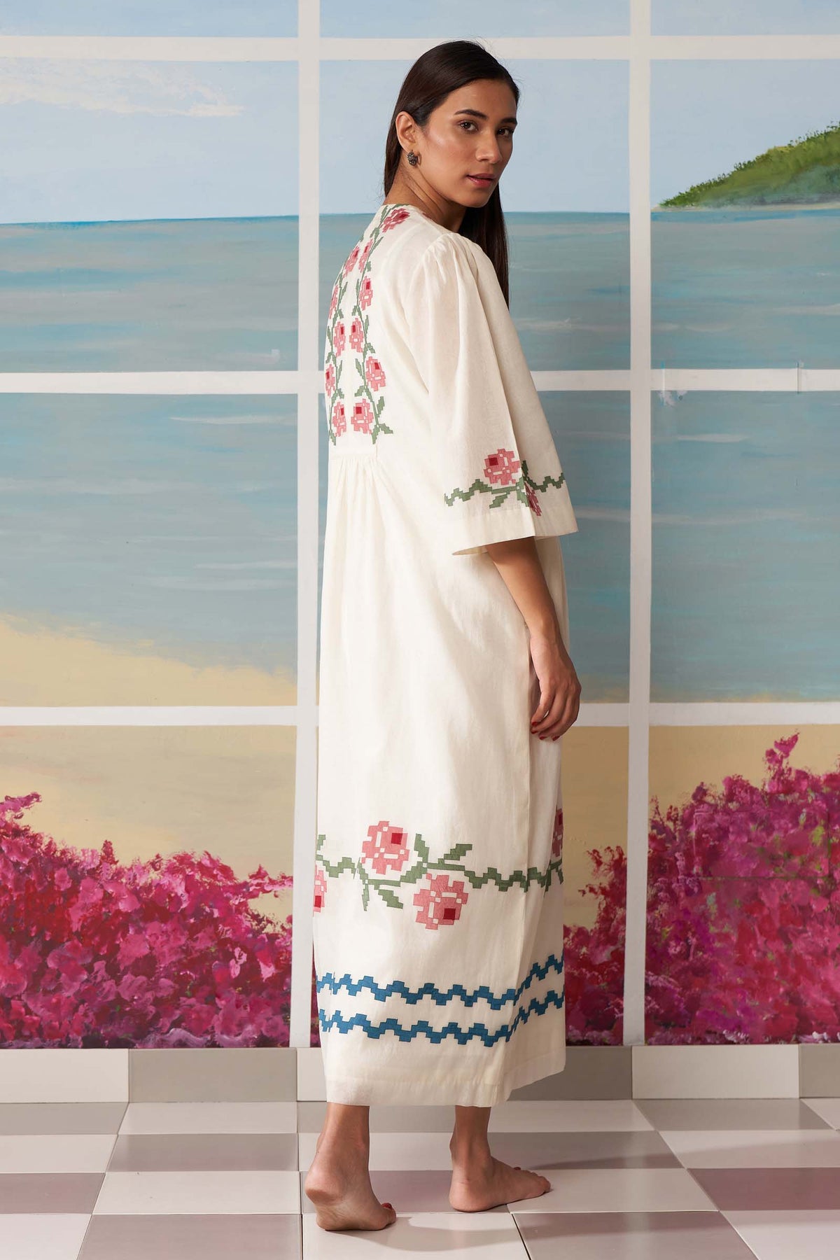 CENTER SLASH DRESS
