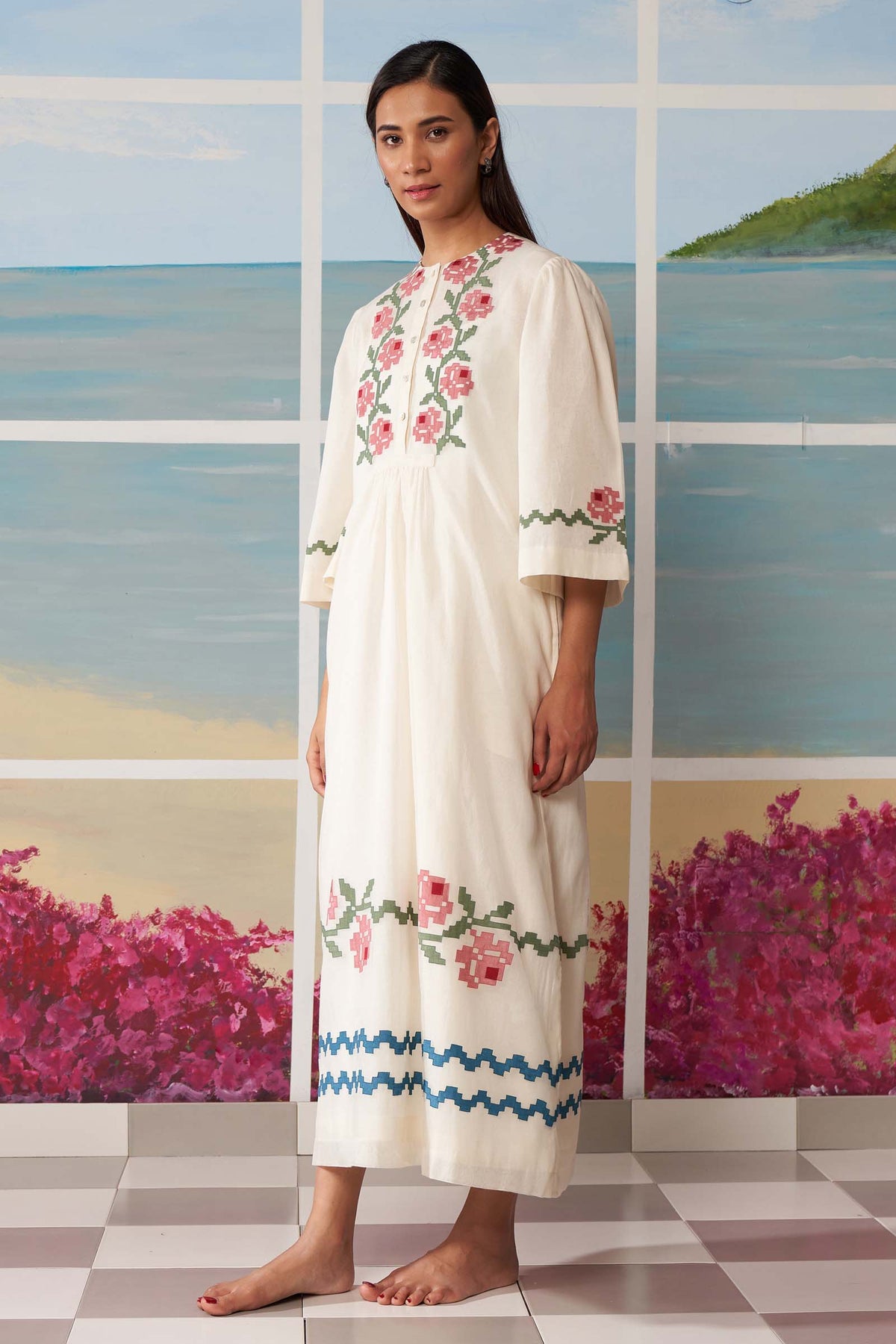 CENTER SLASH DRESS