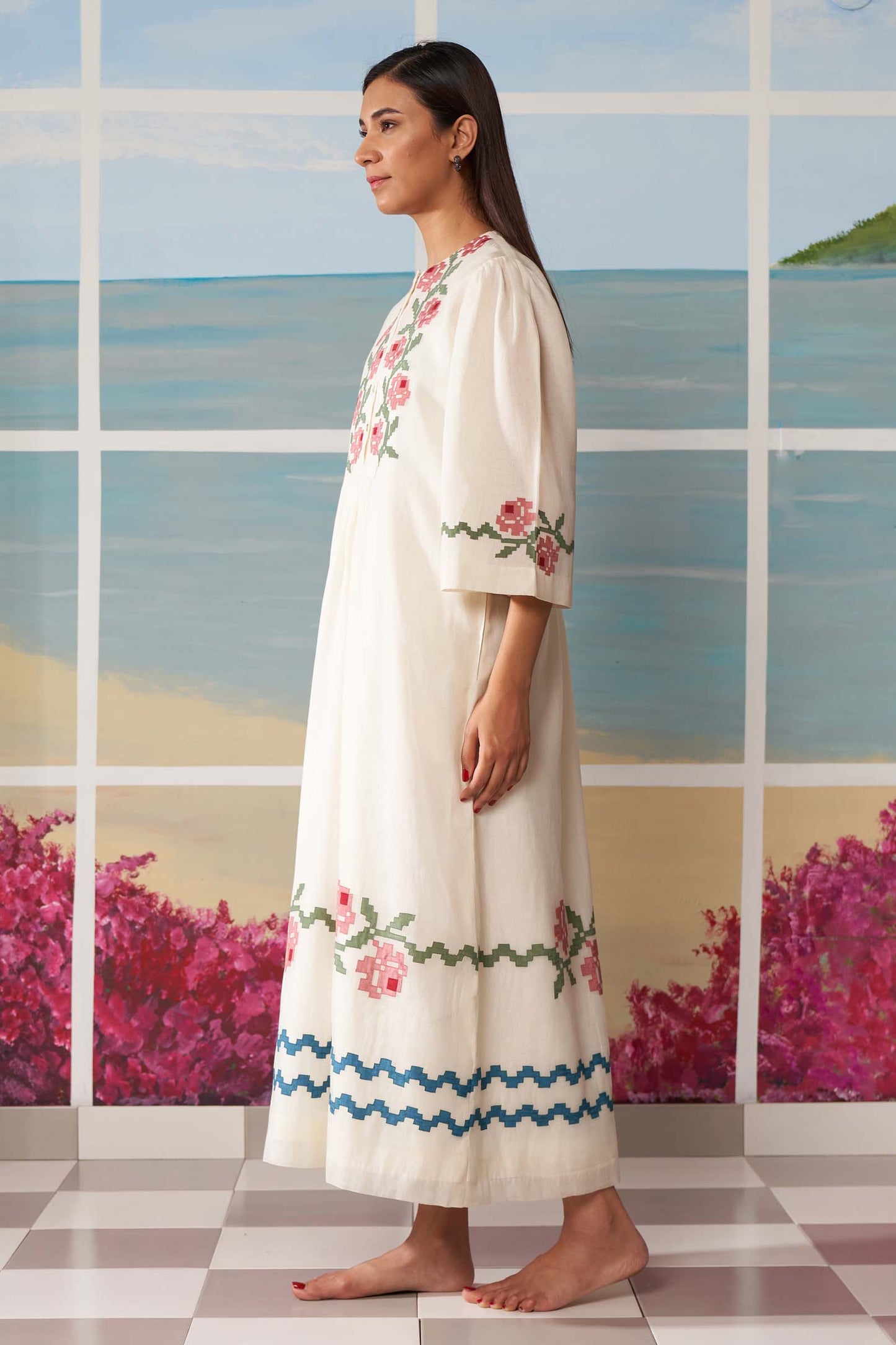 CENTER SLASH DRESS