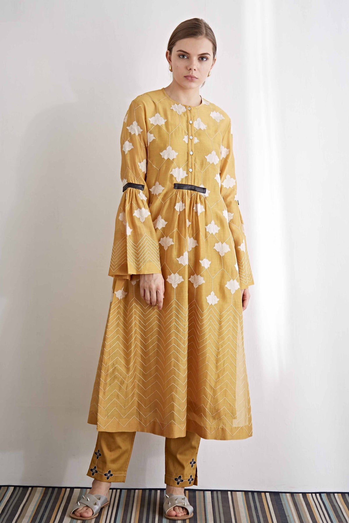 BELL SLEEVE KAMEEZ