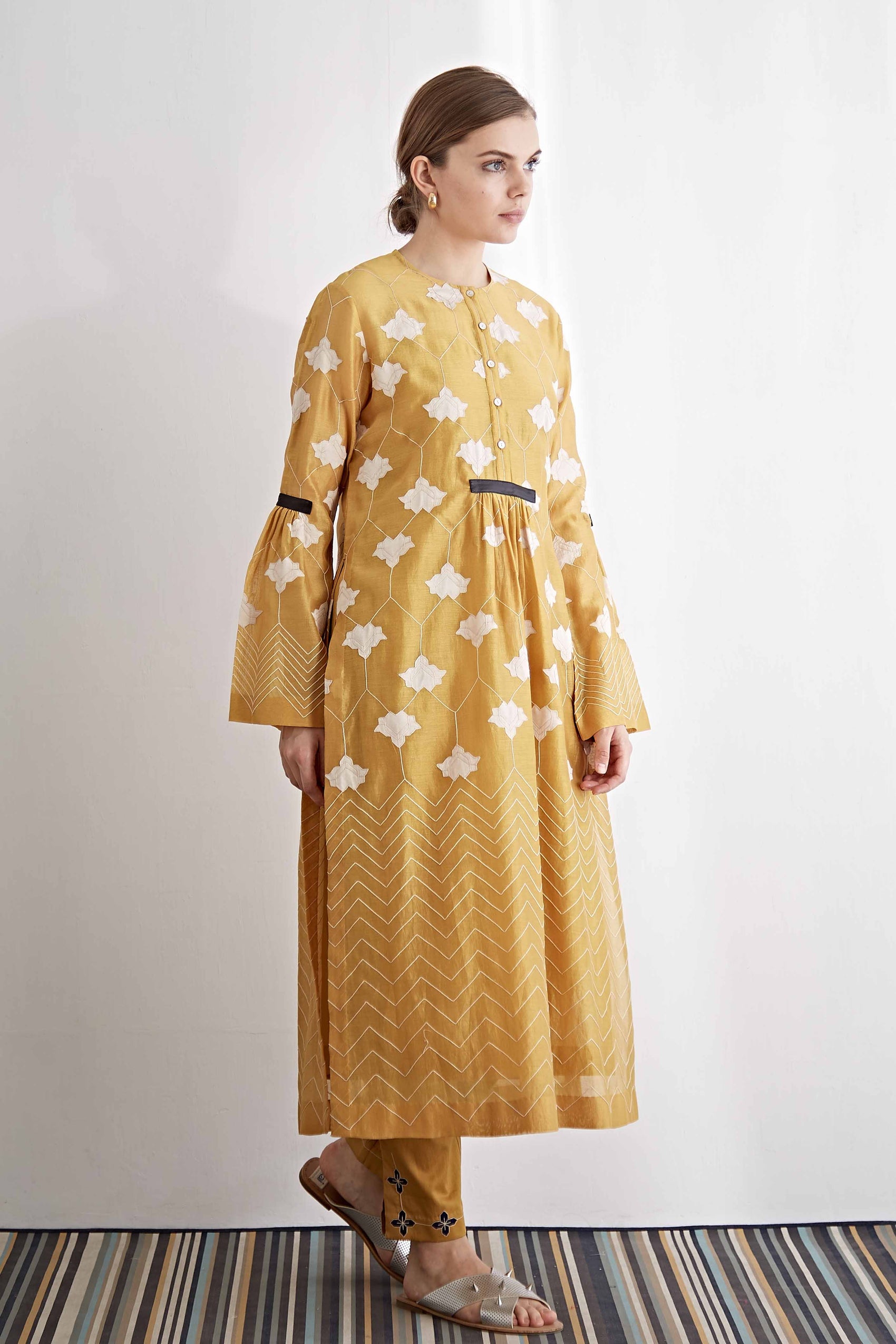 BELL SLEEVE KAMEEZ