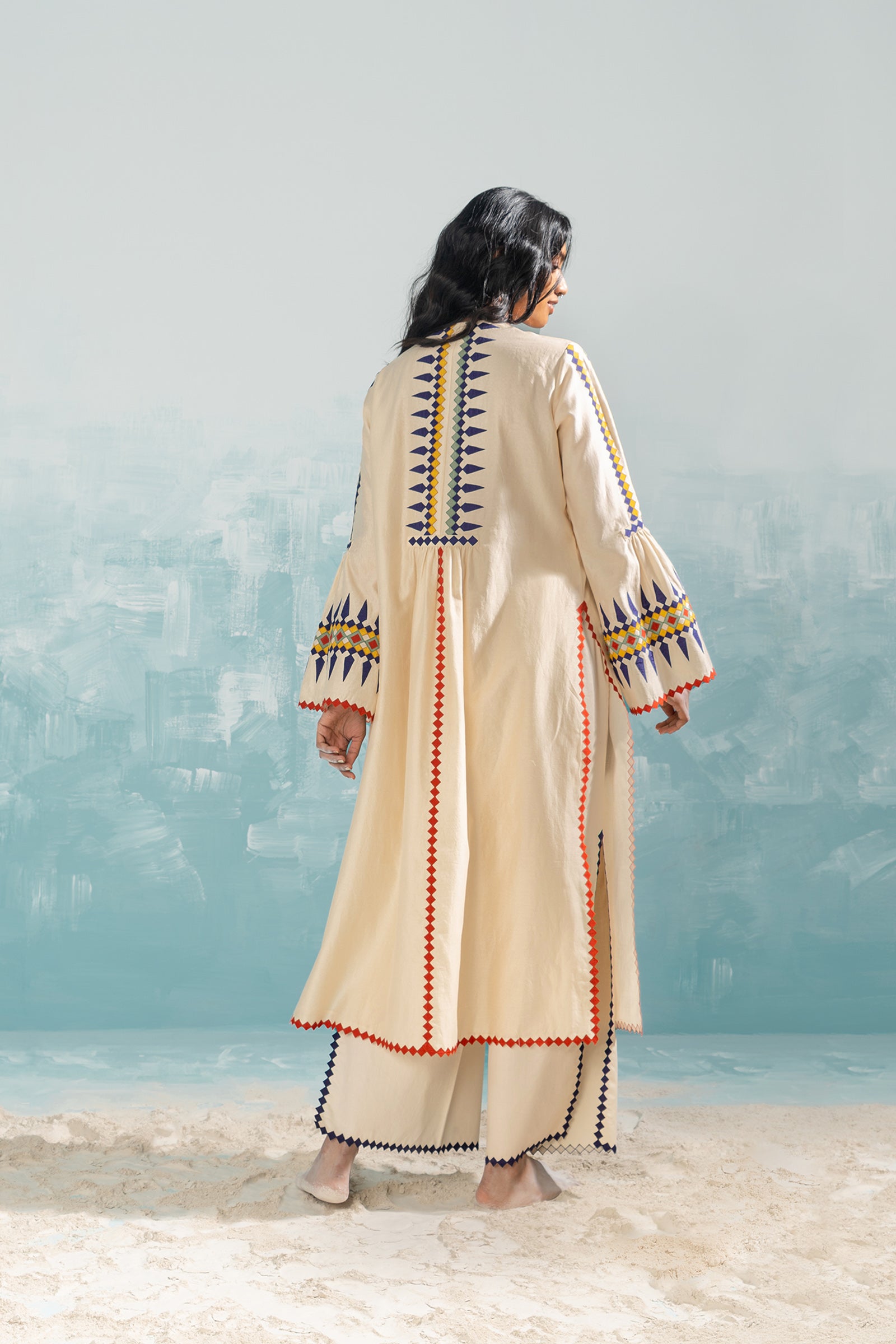 NILE BELL SLEEVE KAMEEZ
