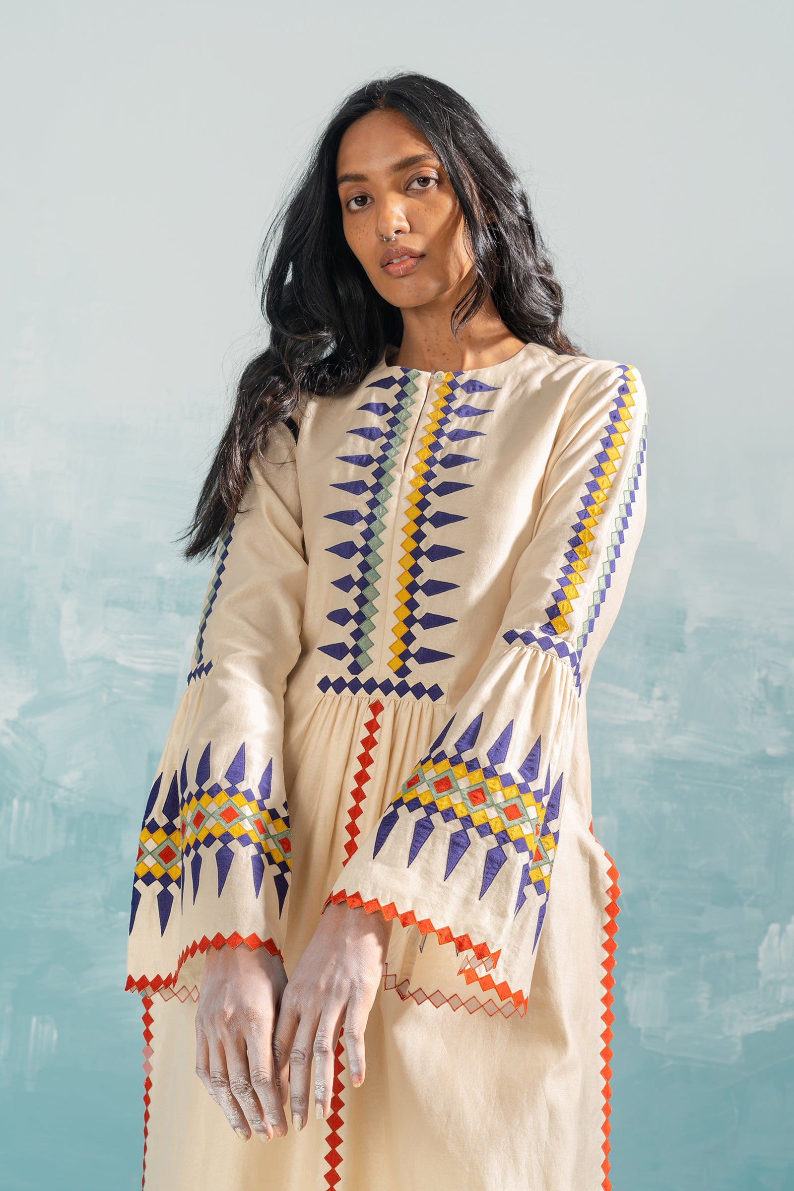 NILE BELL SLEEVE KAMEEZ