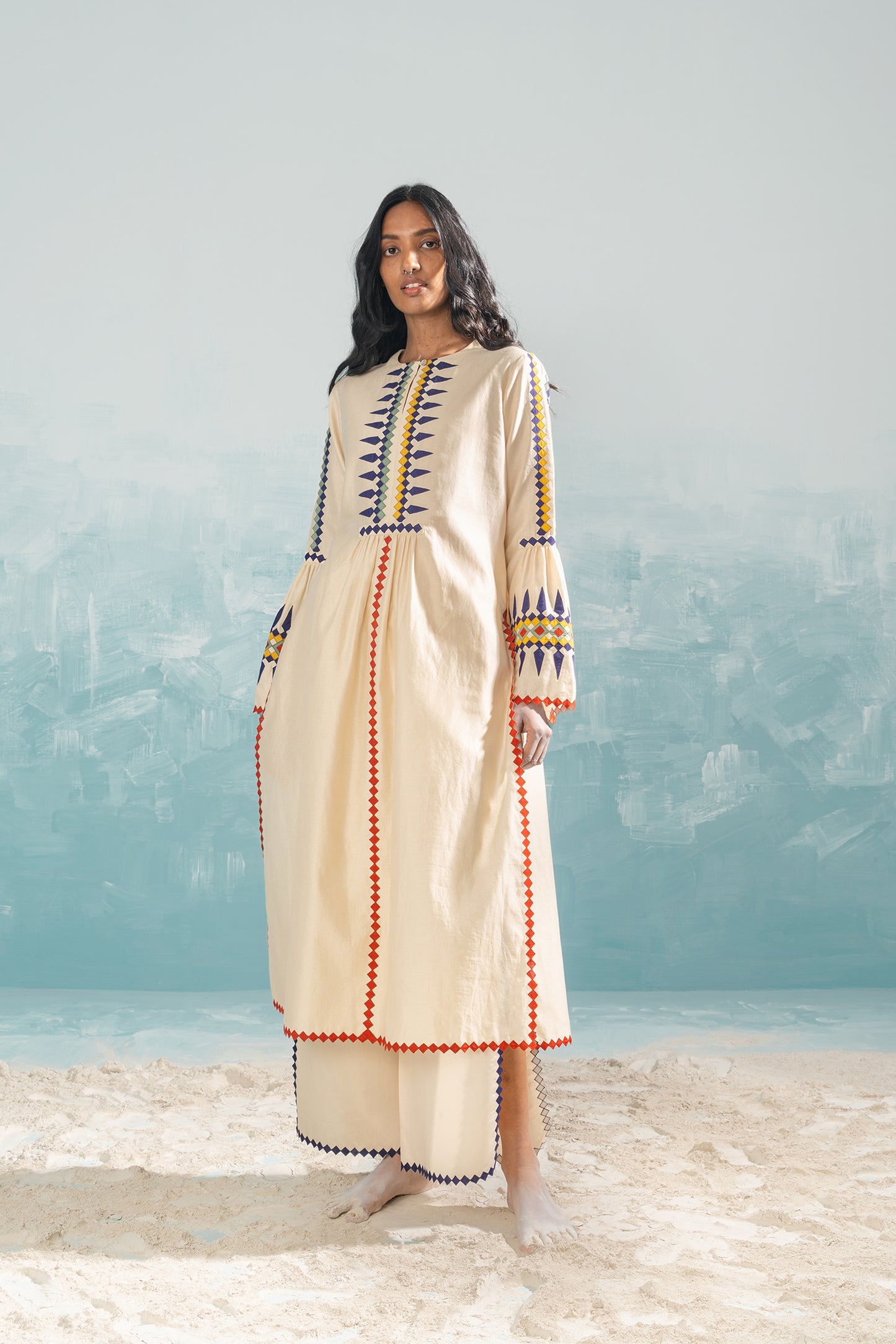 NILE BELL SLEEVE KAMEEZ