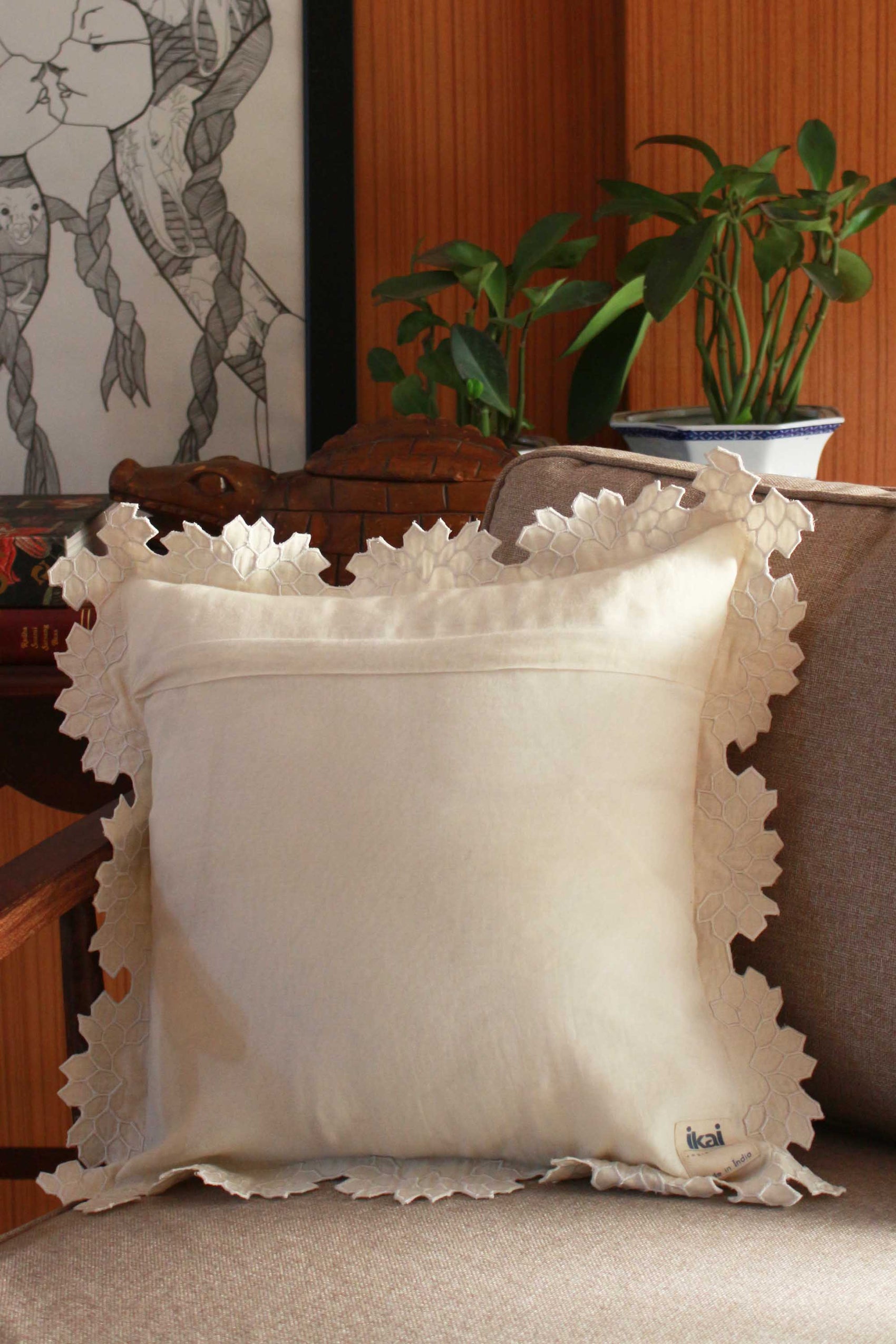 CUTWORK CUSHION