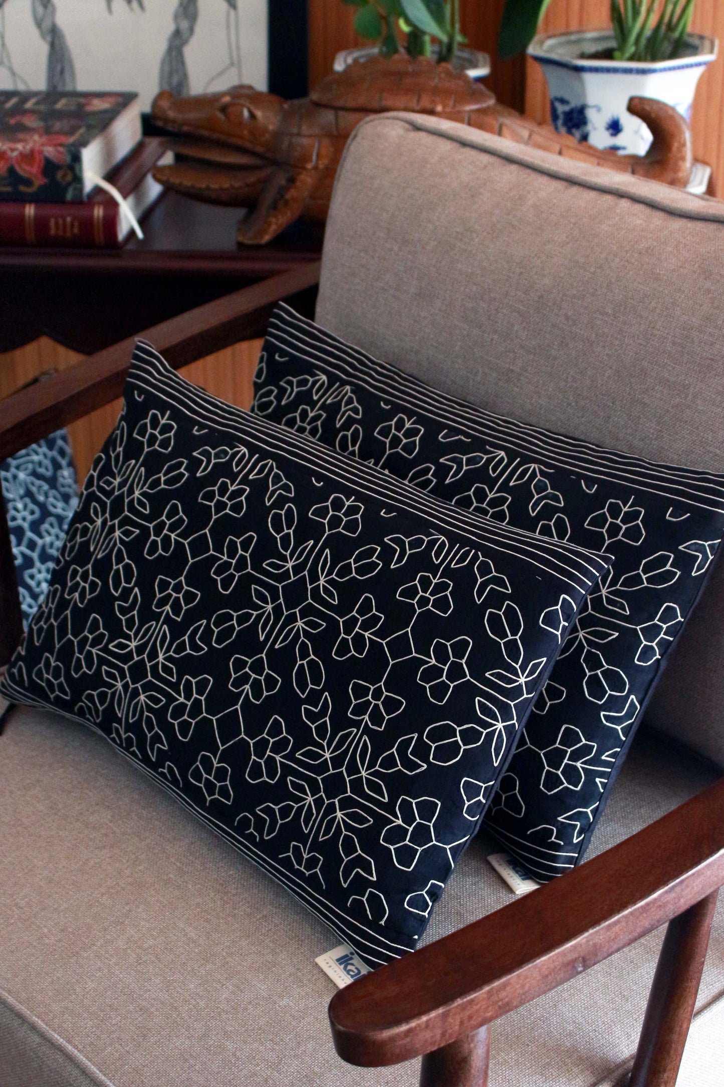 FLORAL JAAL CUSHION