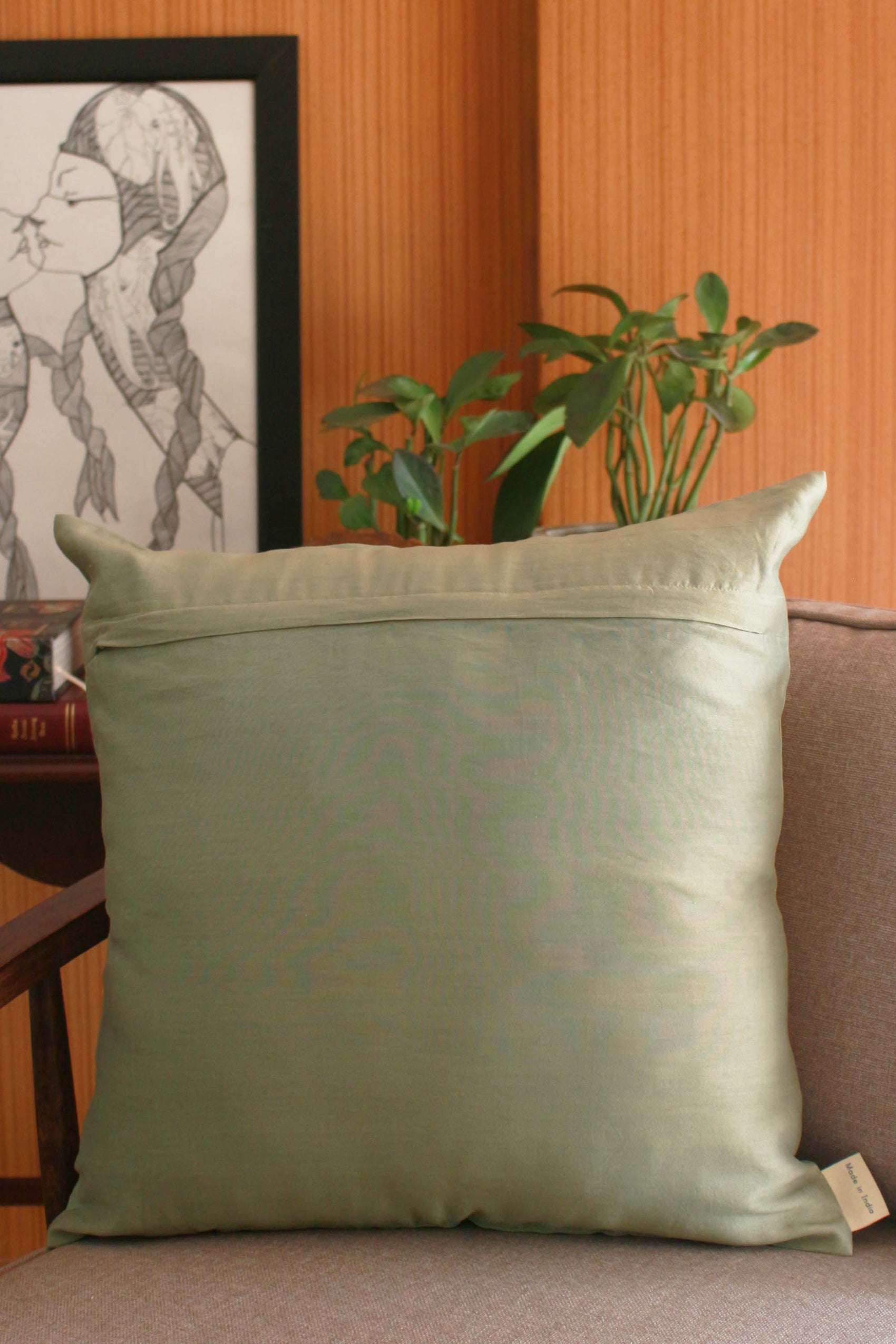 ENDLESS KNOT CUSHION