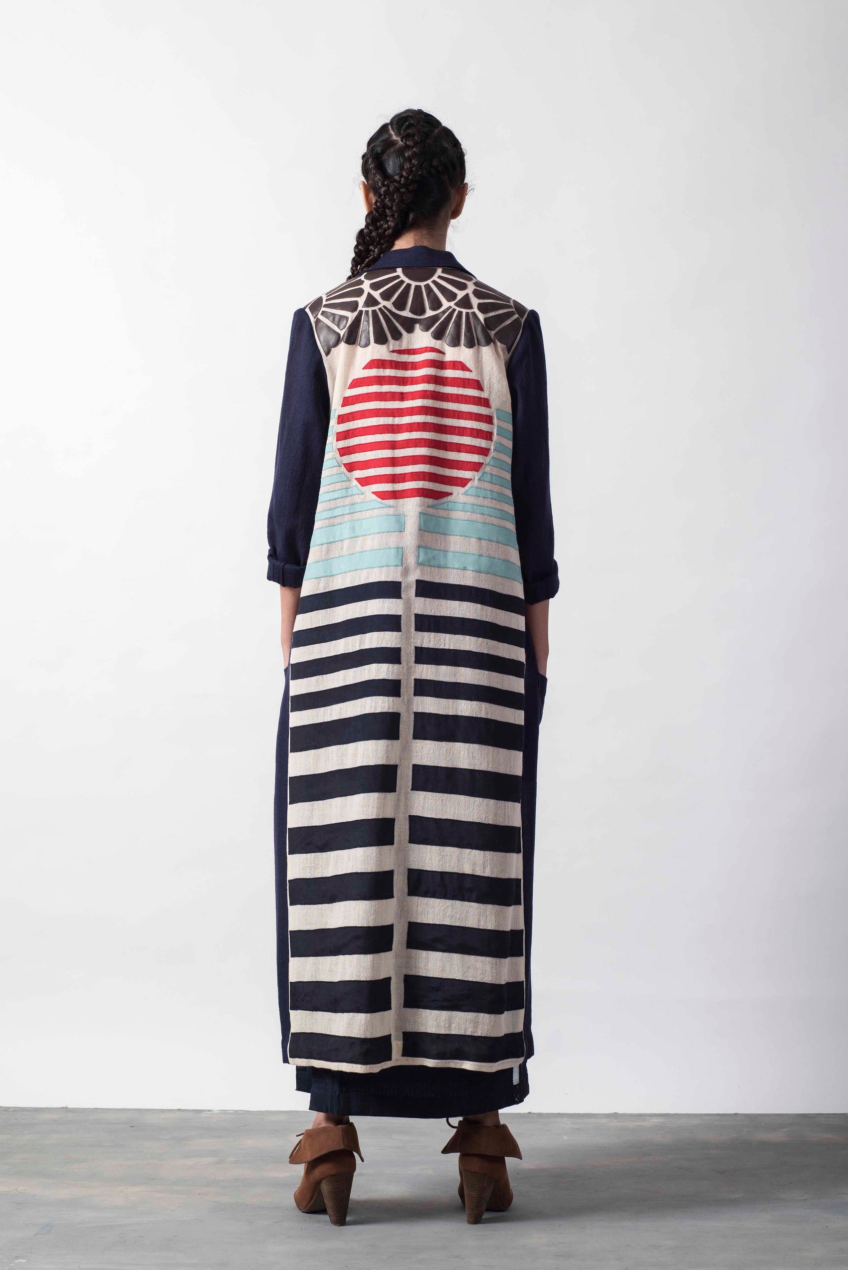 GRAPHIC BACK APLQ JACKET