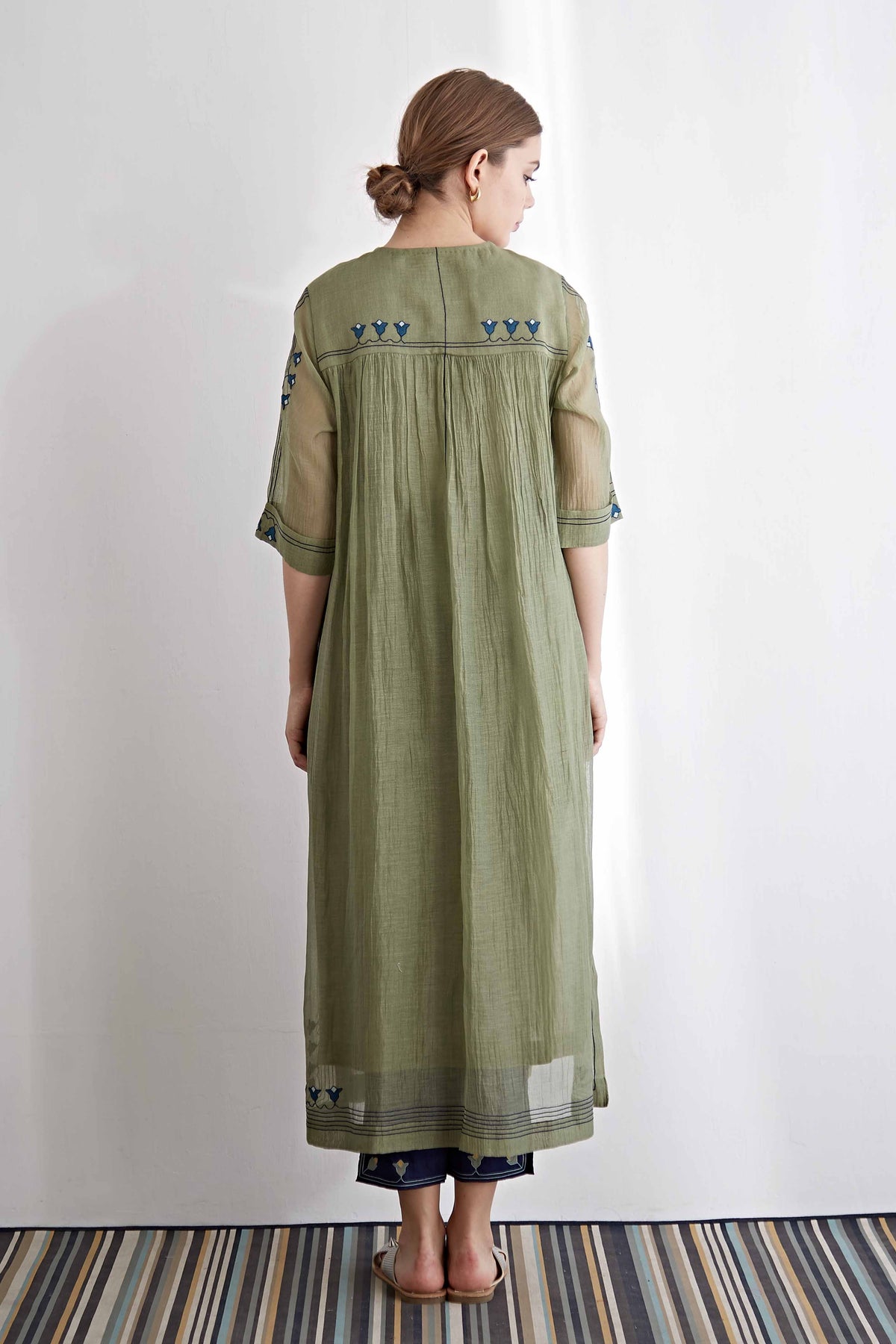 GATHERED BACK KAMEEZ