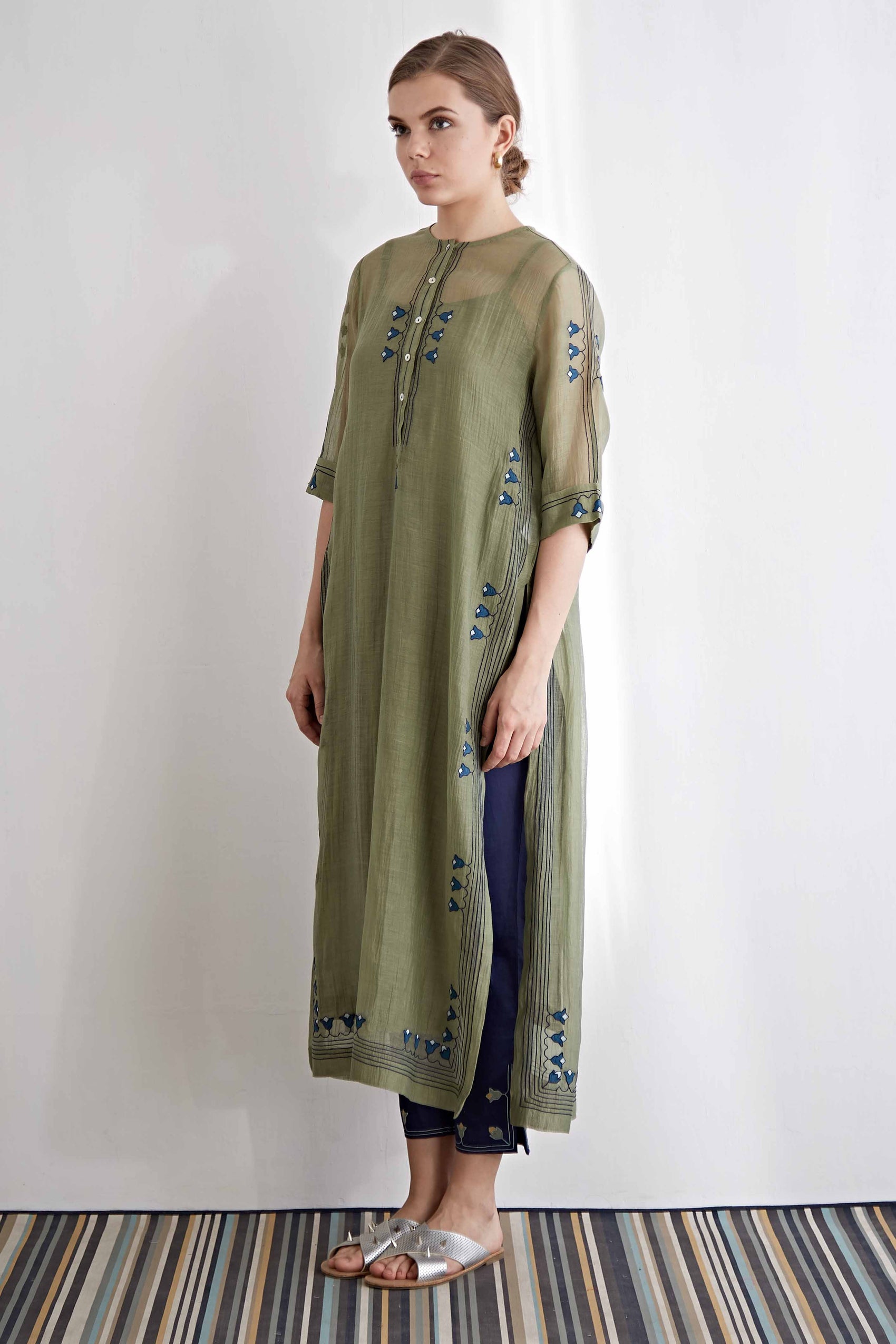 GATHERED BACK KAMEEZ