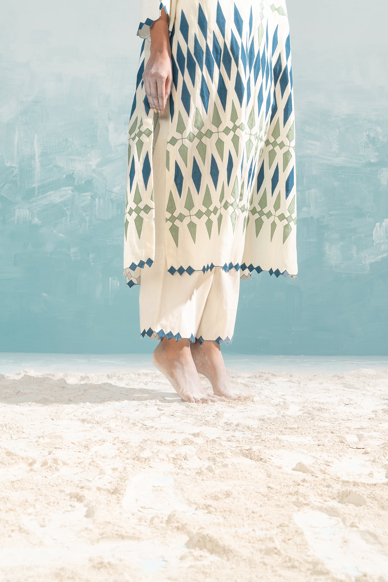 NILE BACK GATHER KAMEEZ