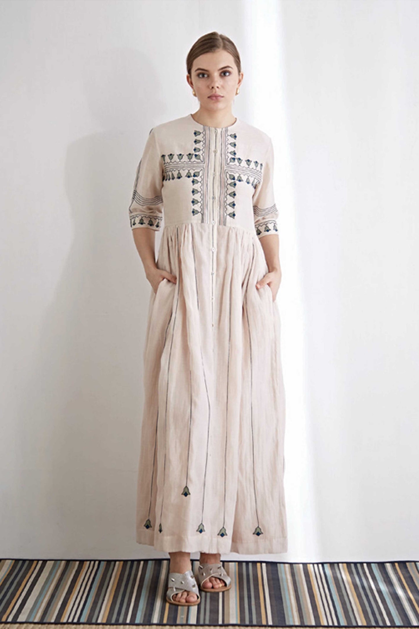 GATHERED WAIST MAXI DRESS