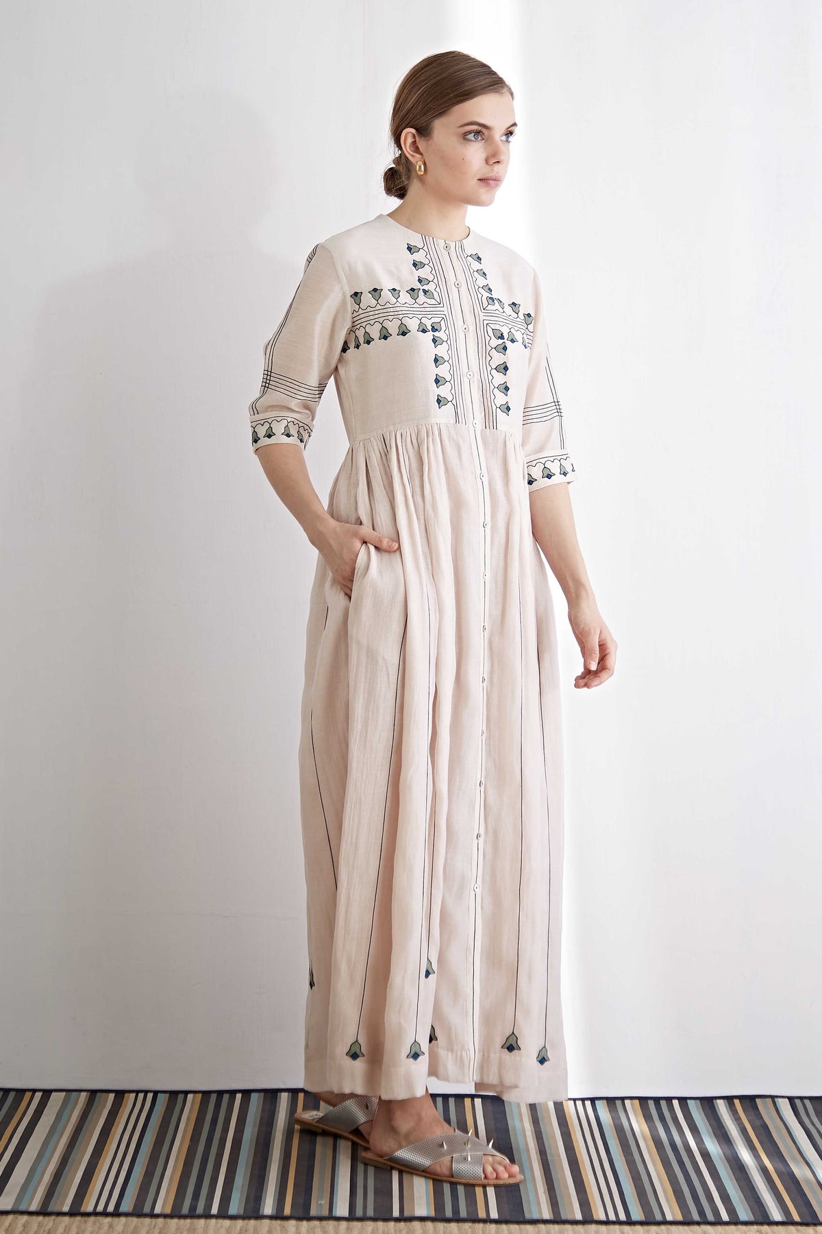 GATHERED WAIST MAXI DRESS