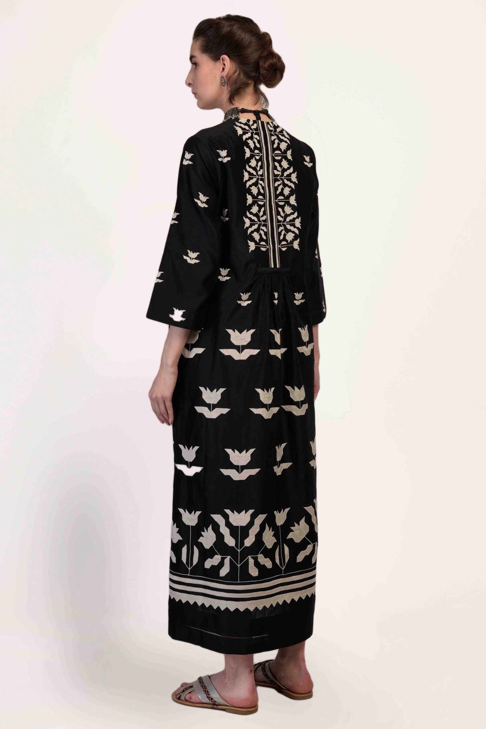 CENTER SLASH GATHER DRESS