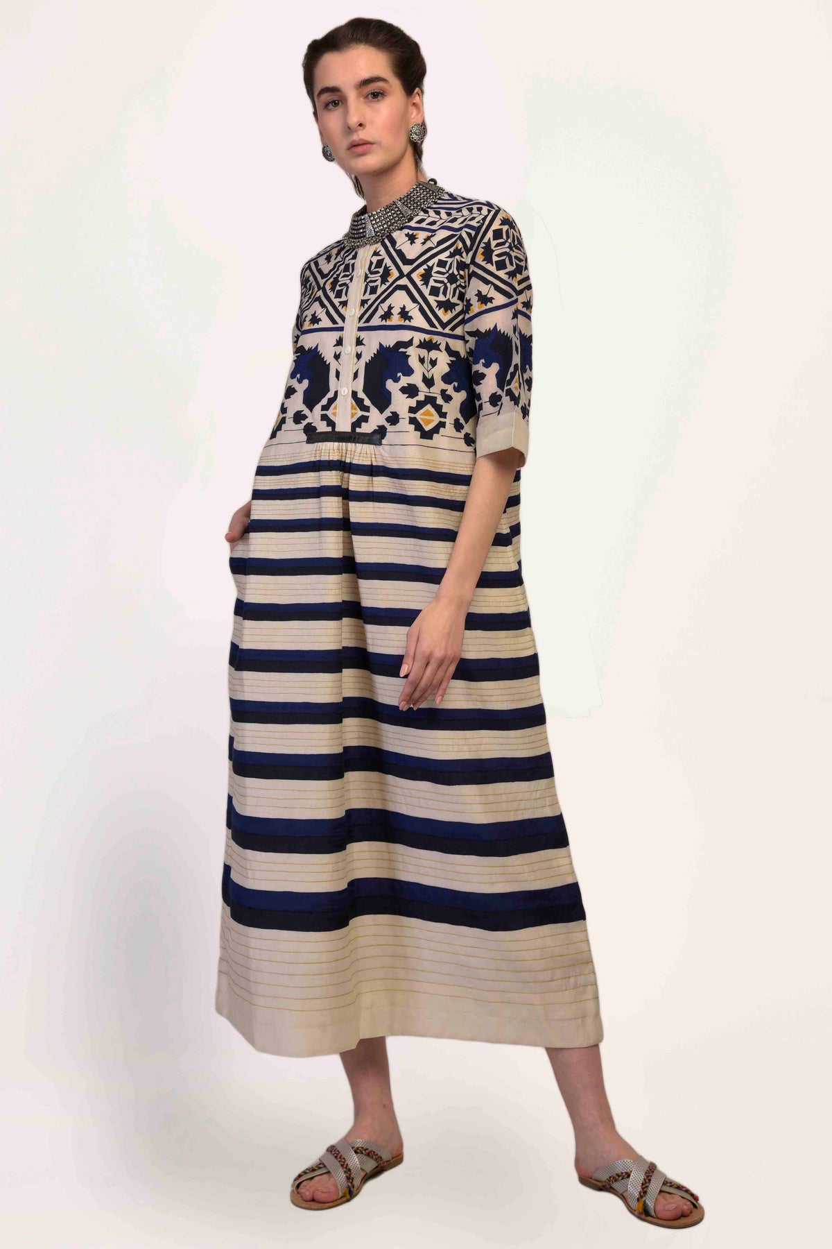 CENTER SLASH DRESS