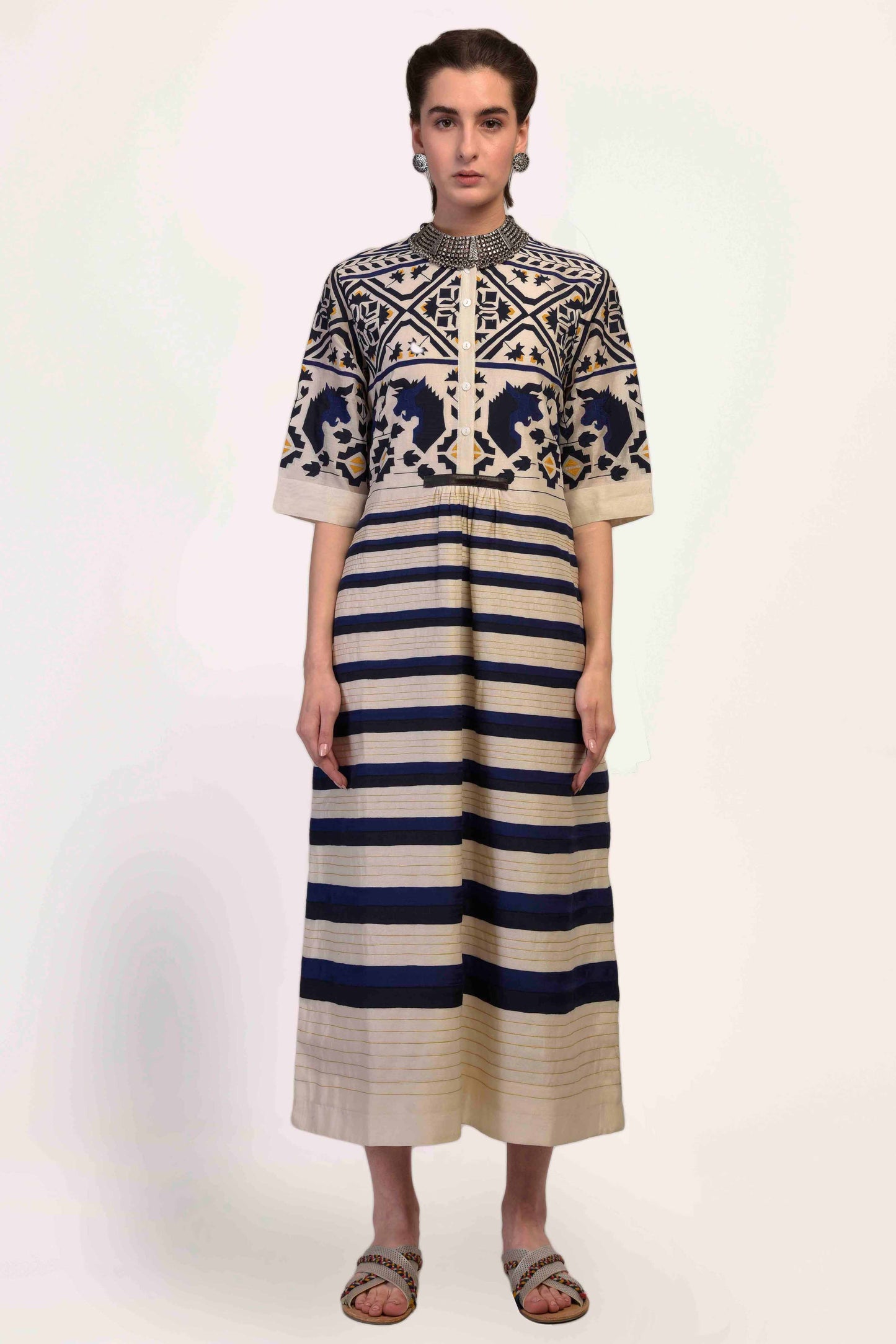 CENTER SLASH DRESS
