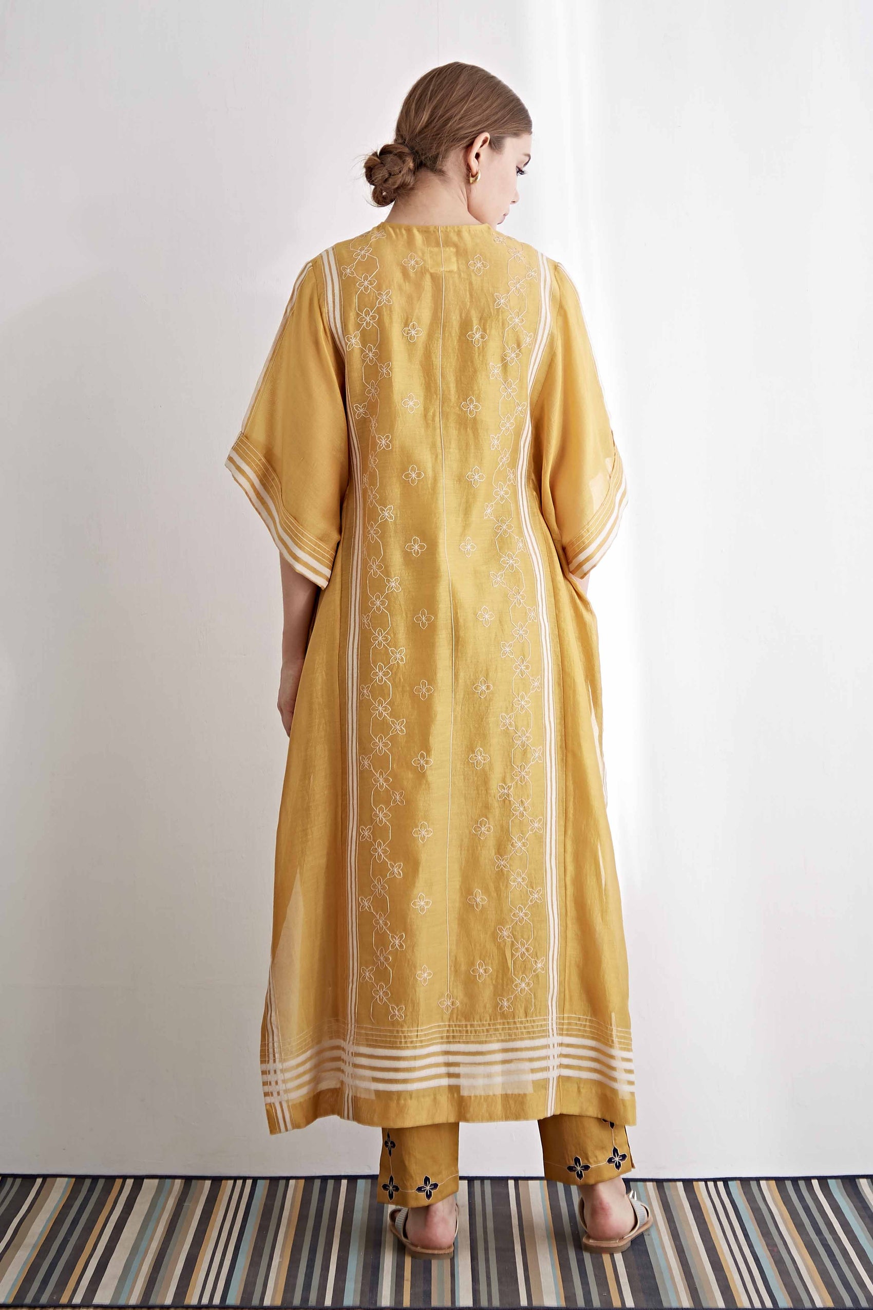 GEOMETRIC BLOOM OUTLINE KAFTAN