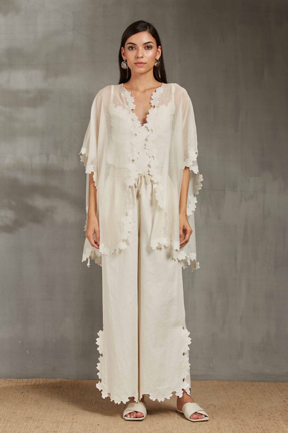 BACK PLEATED KAFTAN