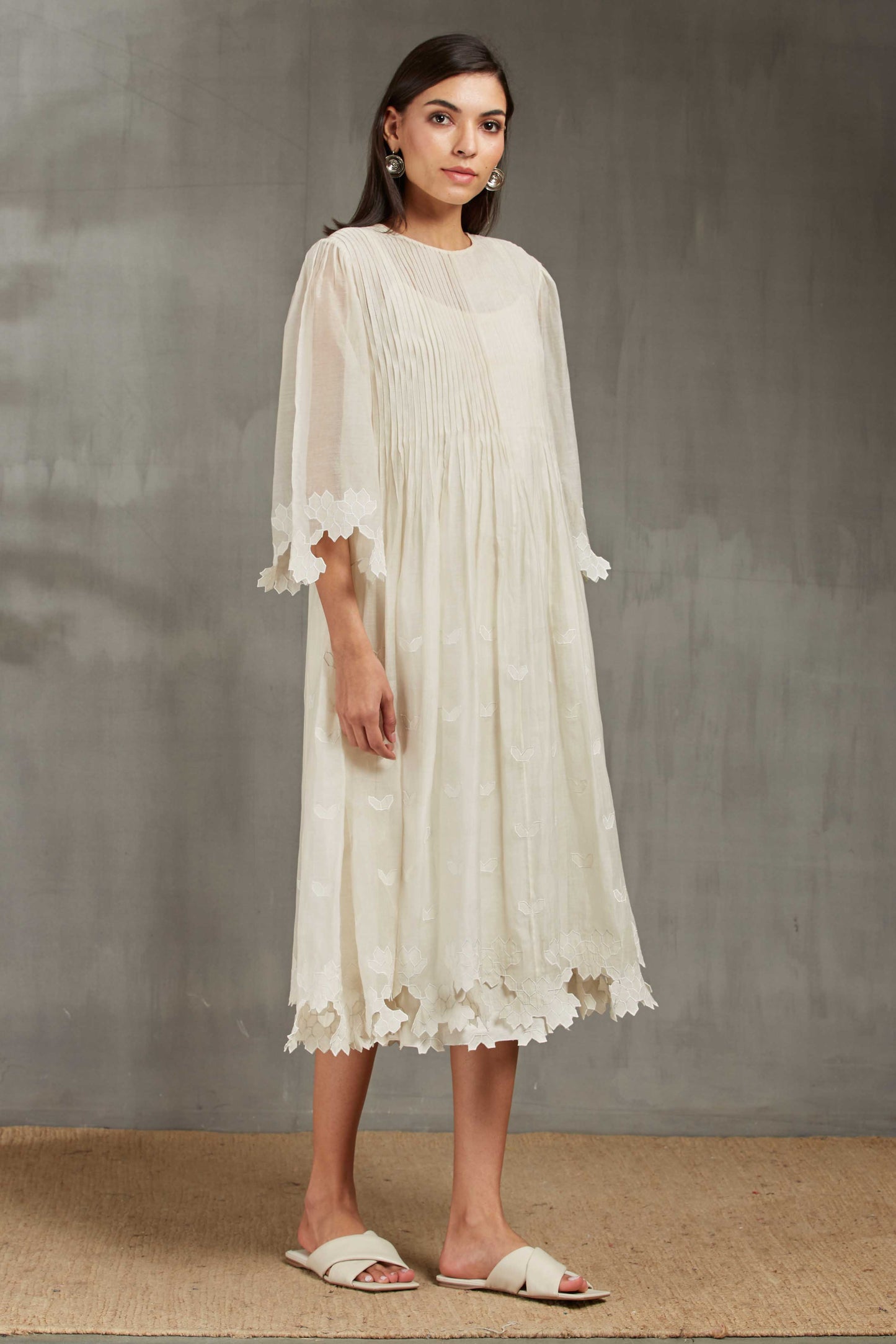 SUPER PLEATED DRESS