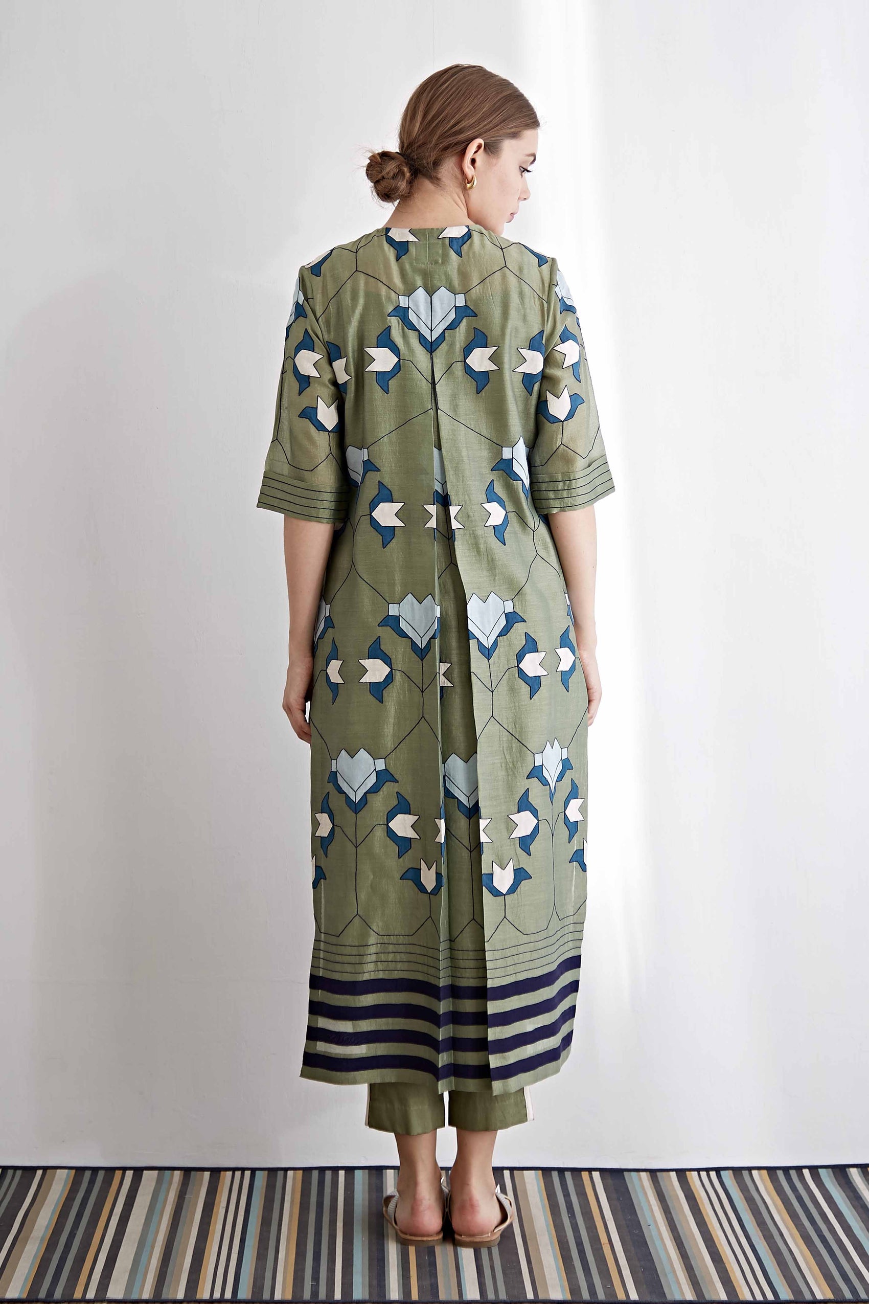 CENTER PLEATED KAMEEZ