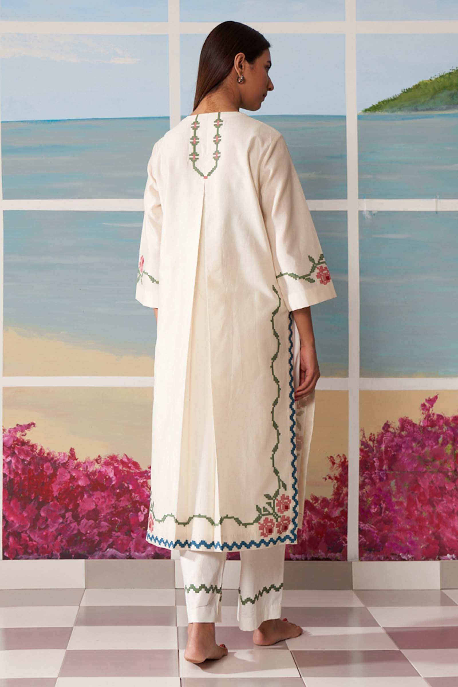 CENTER PLEATED KAMEEZ