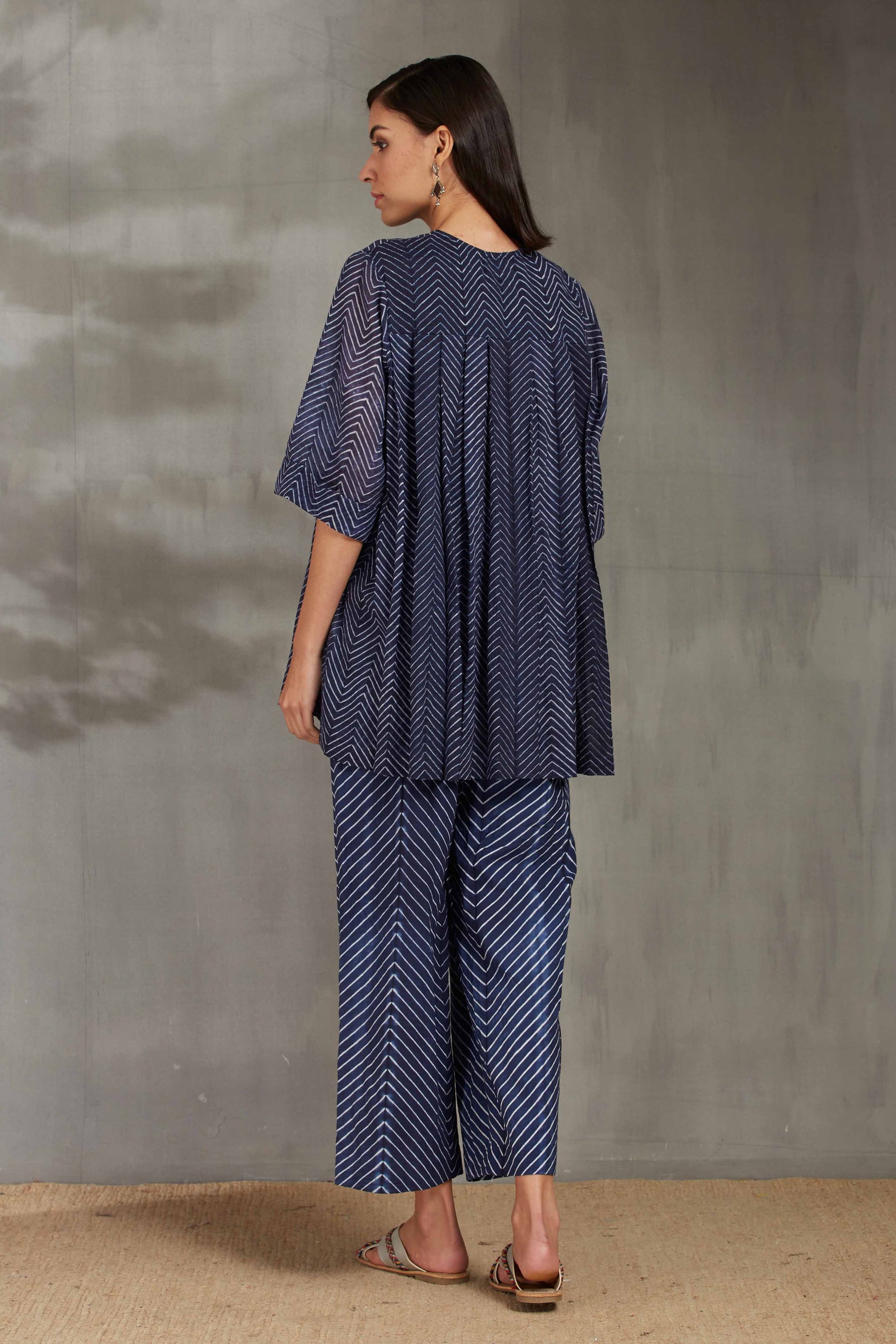 SHIBORI BACK PLEATED SHIRT