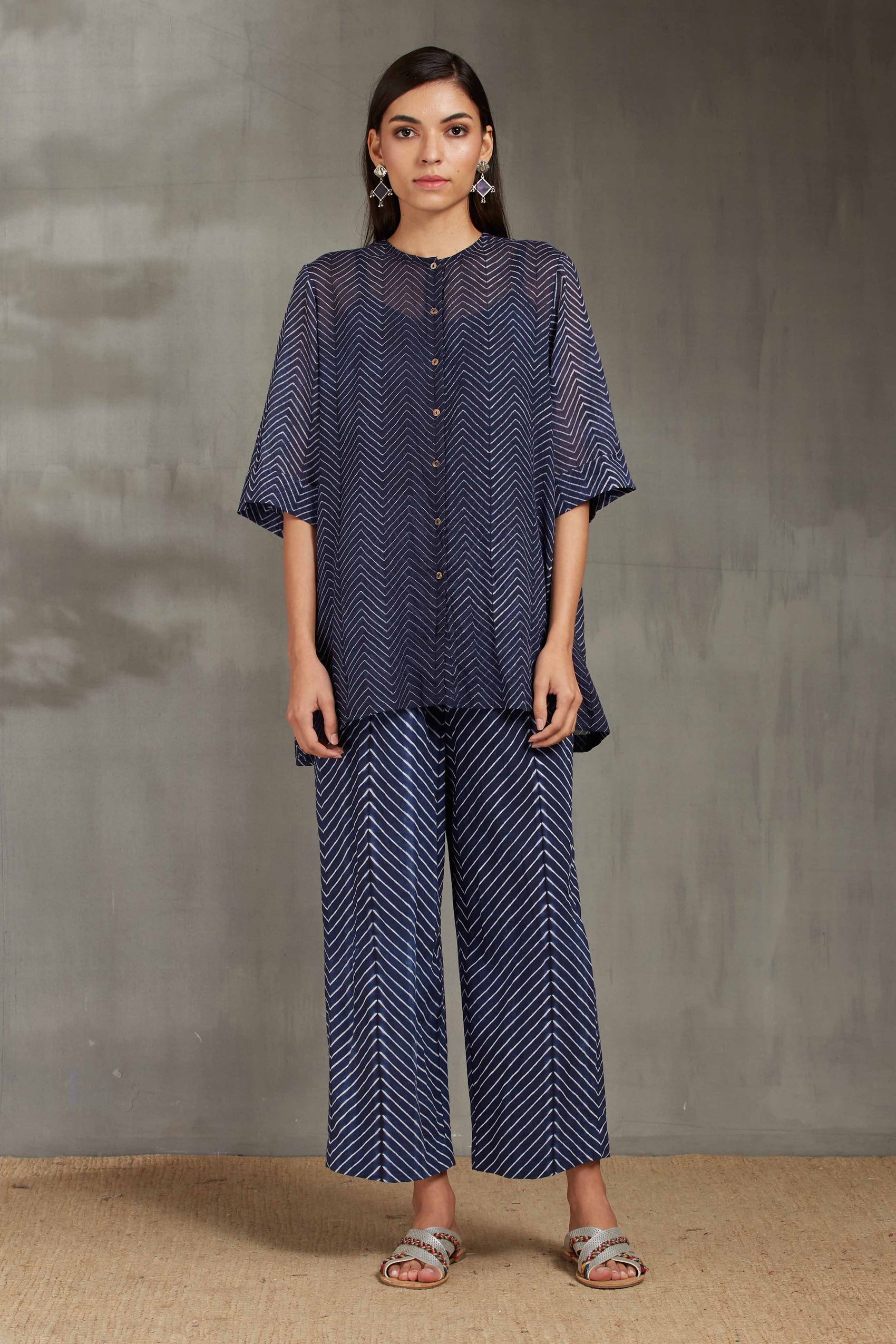 SHIBORI BACK PLEATED SHIRT
