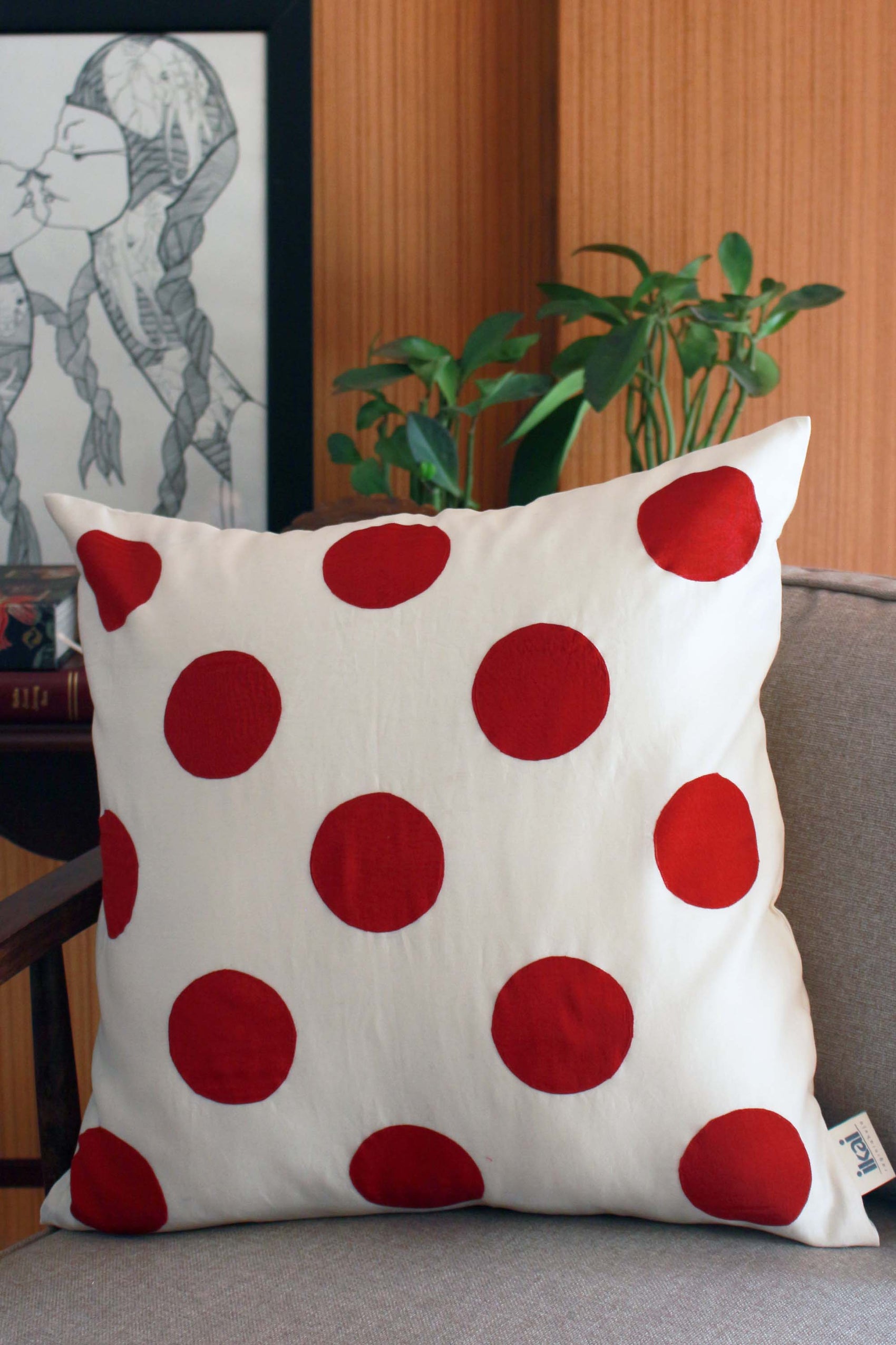 POLKA DOT CUSHION